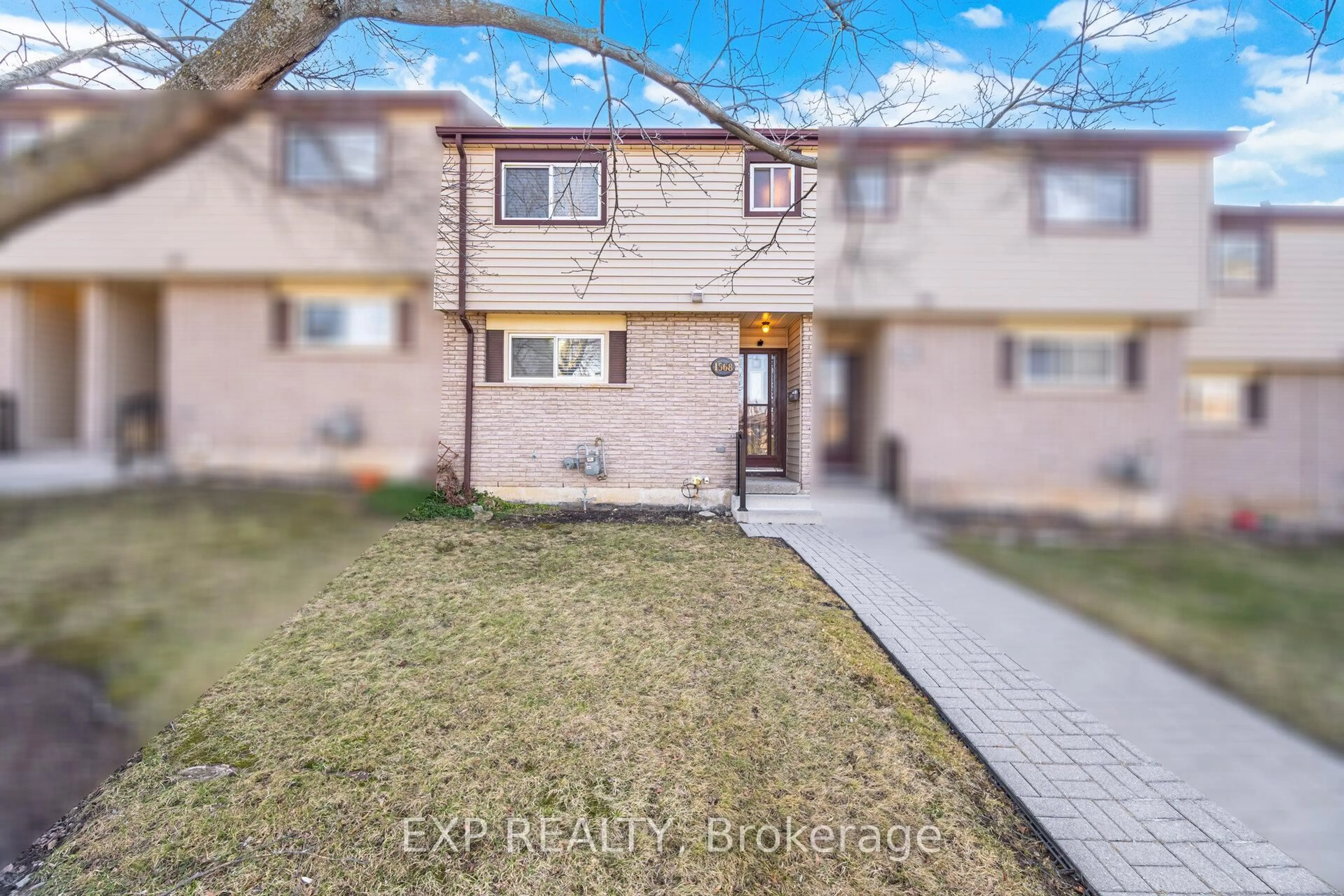 A pic from outside/outdoor area/front of a property/back of a property/a pic from drone, street for 1568 Garth St #32A, Hamilton Ontario L9B 1T3