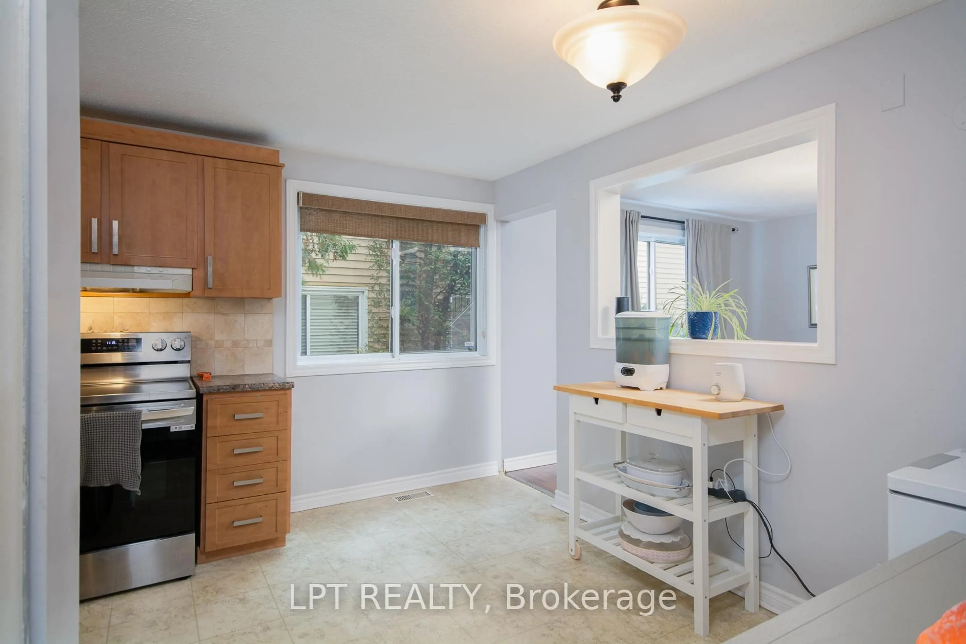 Unknown for 7 Fable St, Ottawa Ontario K2J 2C9