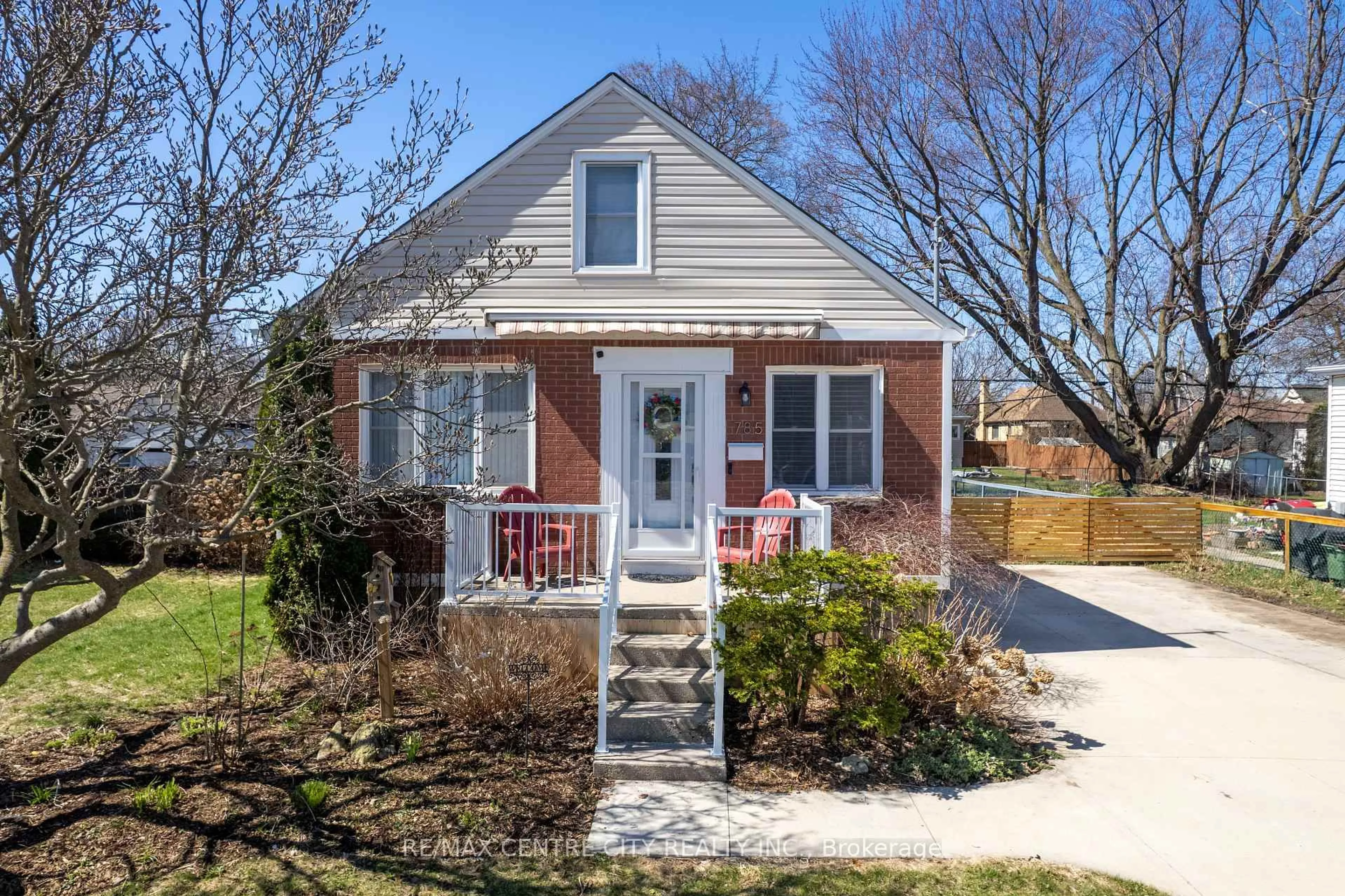 Home with brick exterior material, street for 785 STRAND St, London East Ontario N5Y 1T2