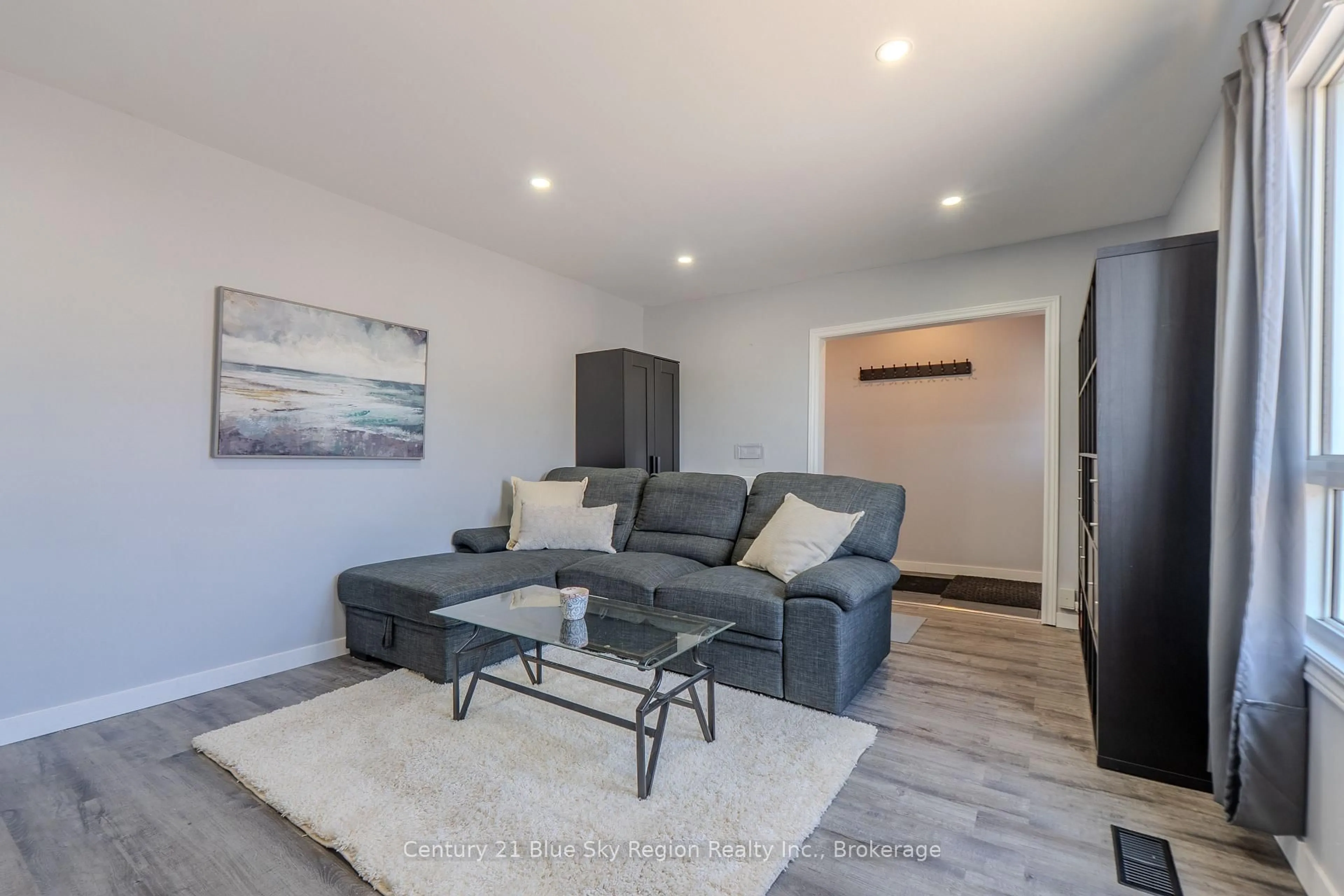 Living room with furniture, unknown for 647 Douglas St, North Bay Ontario P1B 5N9