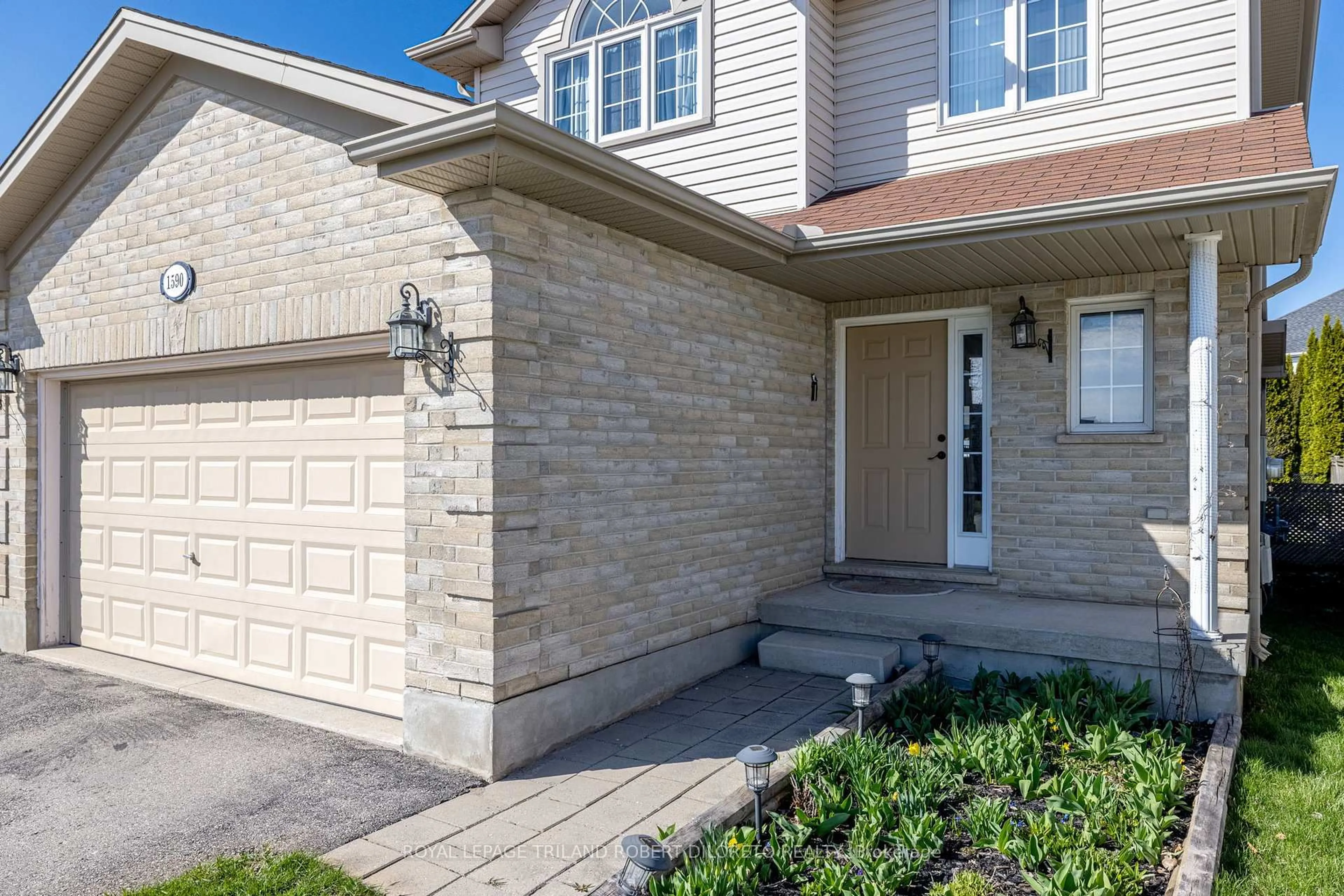 Home with brick exterior material, street for 1590 Green Gables Rd, London South Ontario N6M 0A5