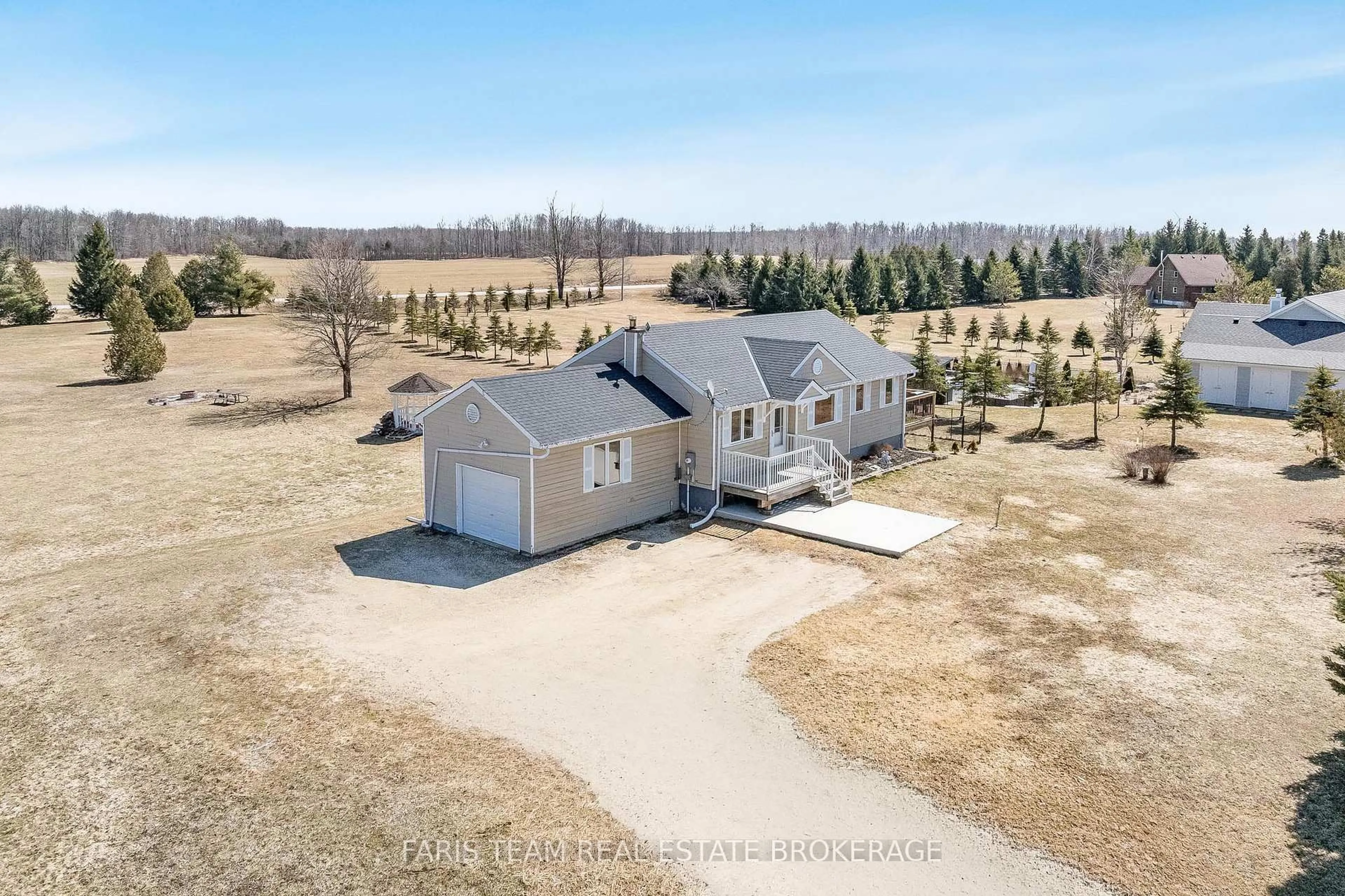 A pic from outside/outdoor area/front of a property/back of a property/a pic from drone, unknown for 157 Brewster Lake Rd, Grey Highlands Ontario N0C 1M0