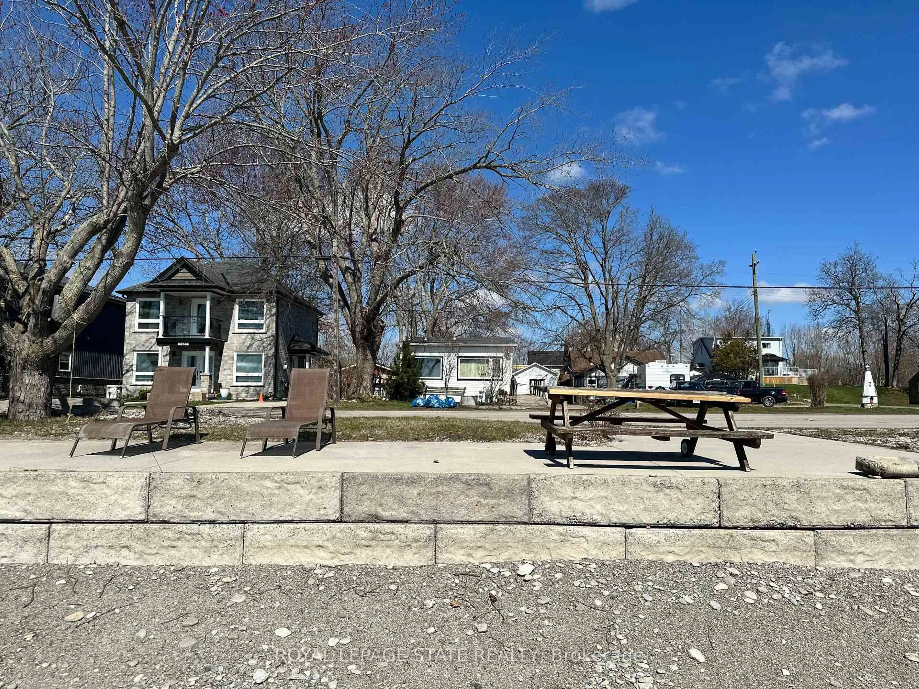 Patio, street for 2483 North Shore Dr, Haldimand Ontario N0A 1K0