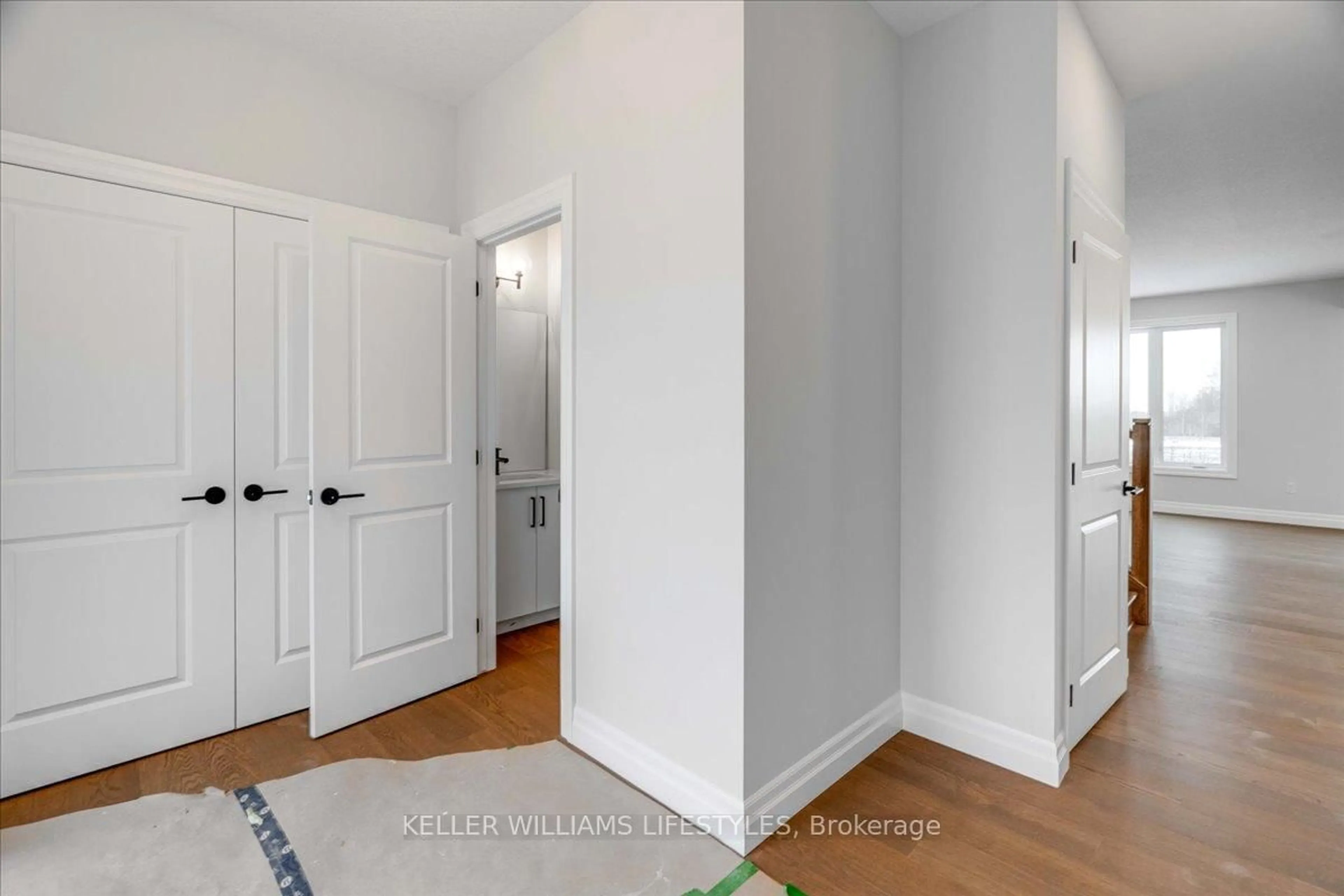 Indoor entryway for 4334 LISMER Lane, London South Ontario N6L 0E2