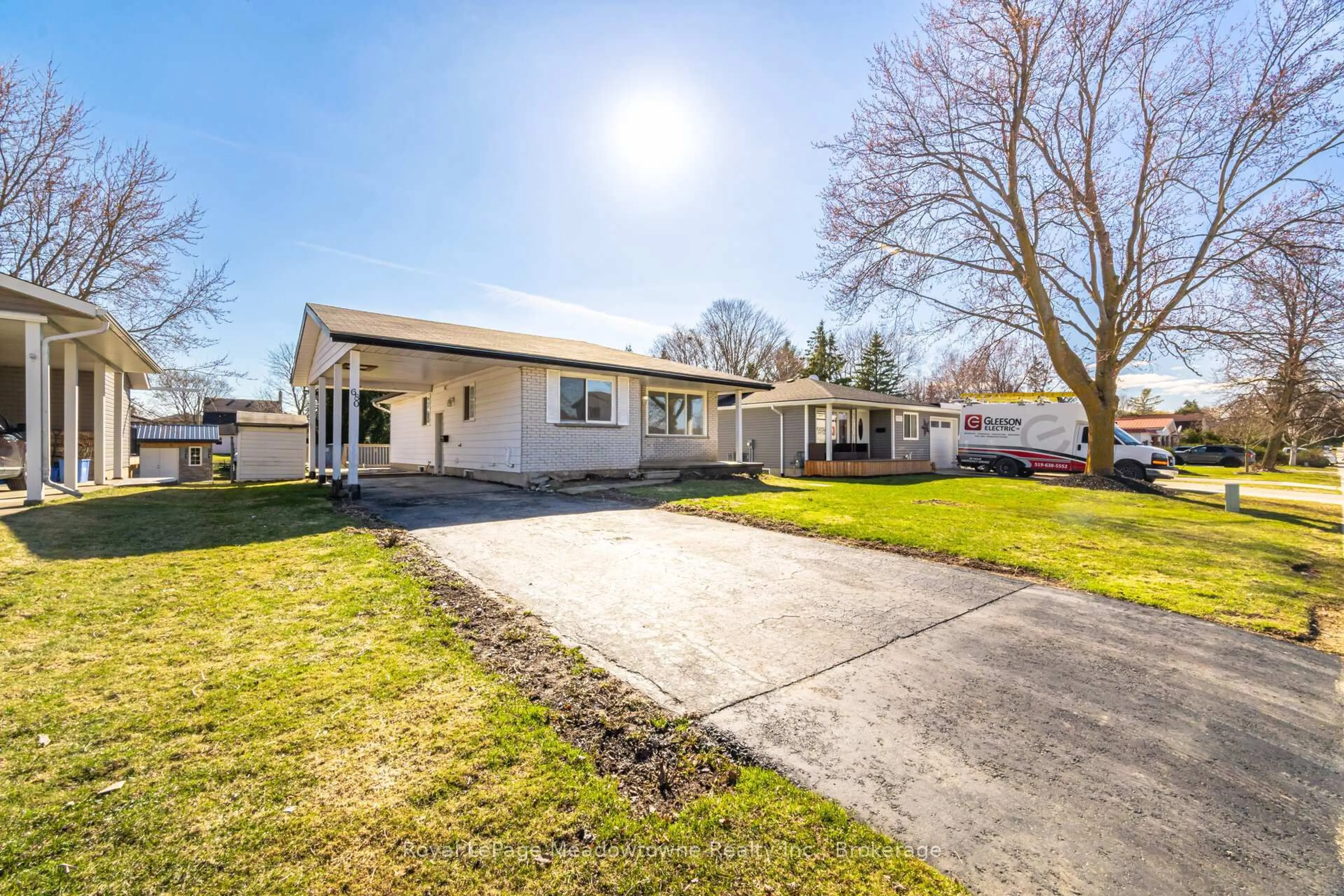 A pic from outside/outdoor area/front of a property/back of a property/a pic from drone, street for 680 Raglan St, Minto Ontario N0G 2P0