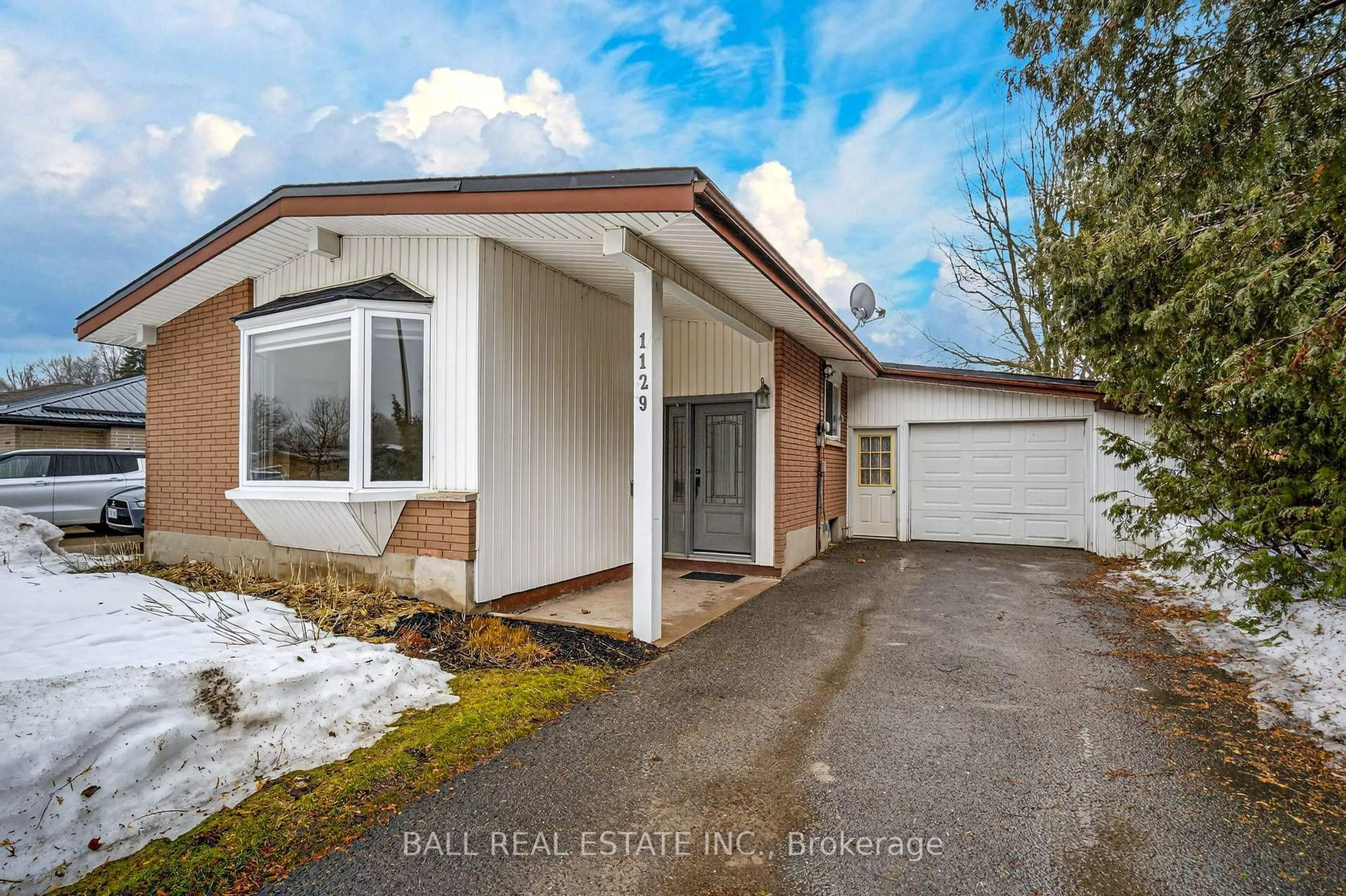 Unknown for 1129 Algonquin Blvd, Peterborough Ontario K9H 6N1