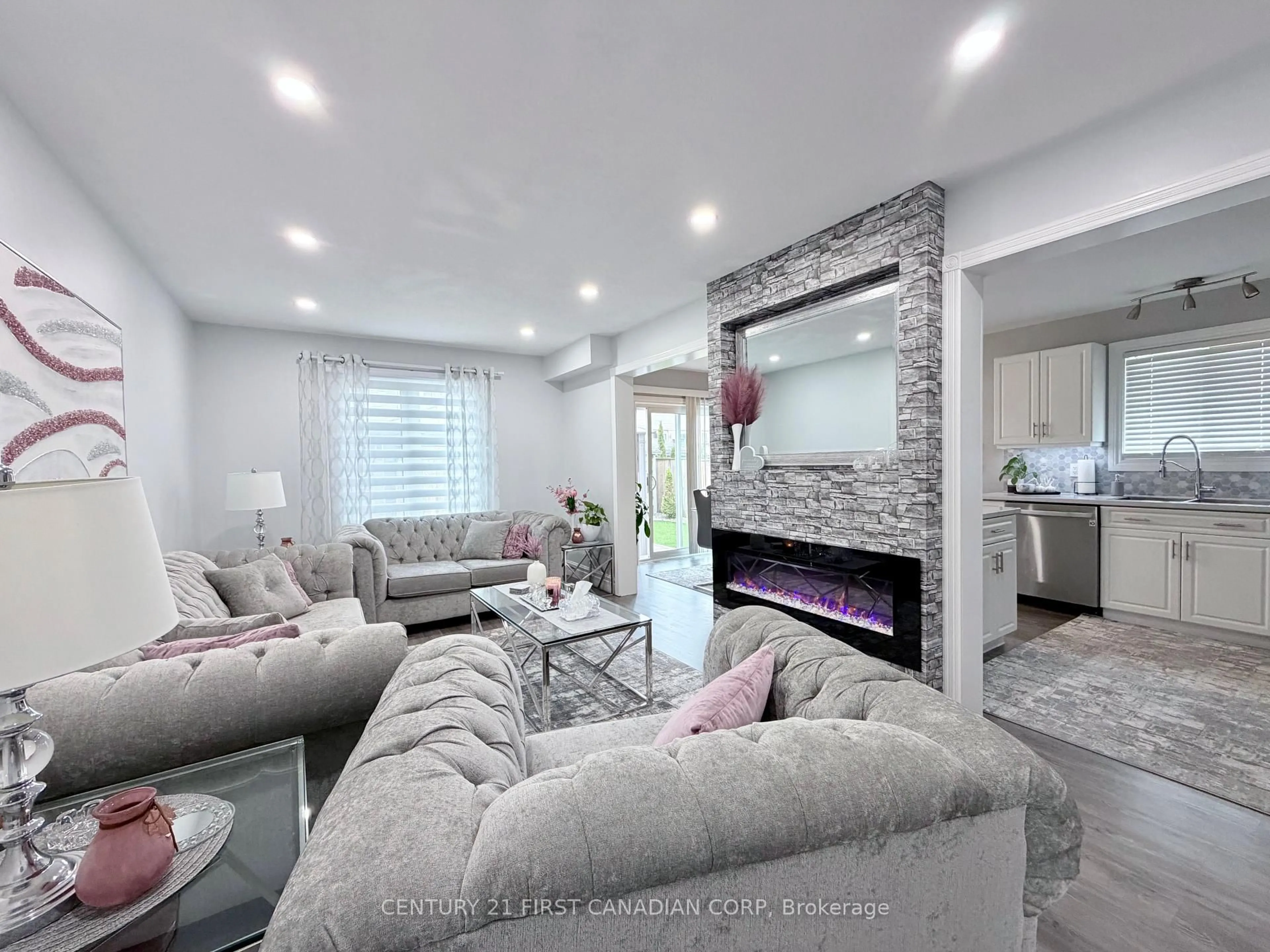 Living room with furniture, unknown for 9 Barrett Cres, St. Thomas Ontario N5R 6M1