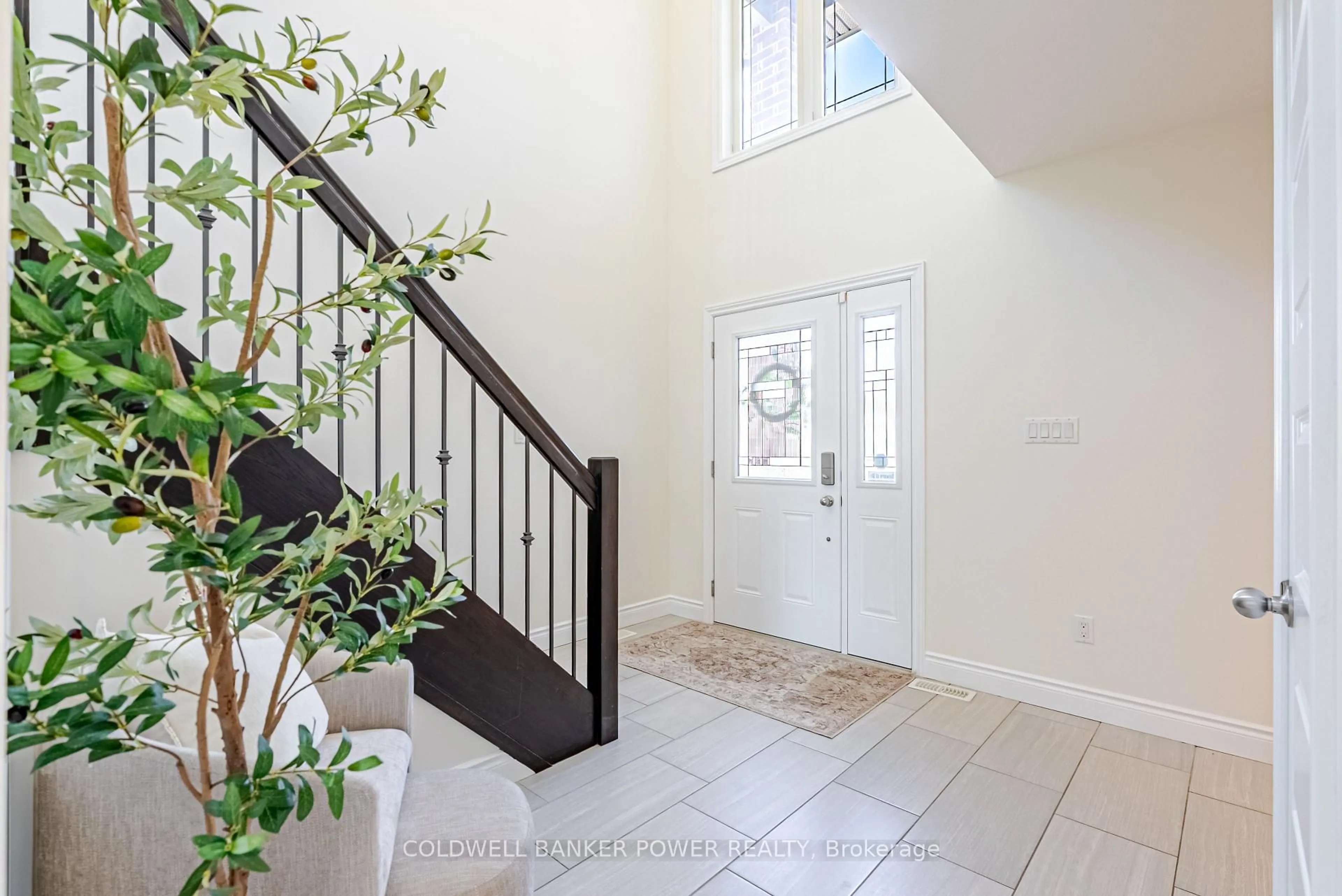 Indoor entryway for 429 Bourdeau Rd, London East Ontario N5W 0A3
