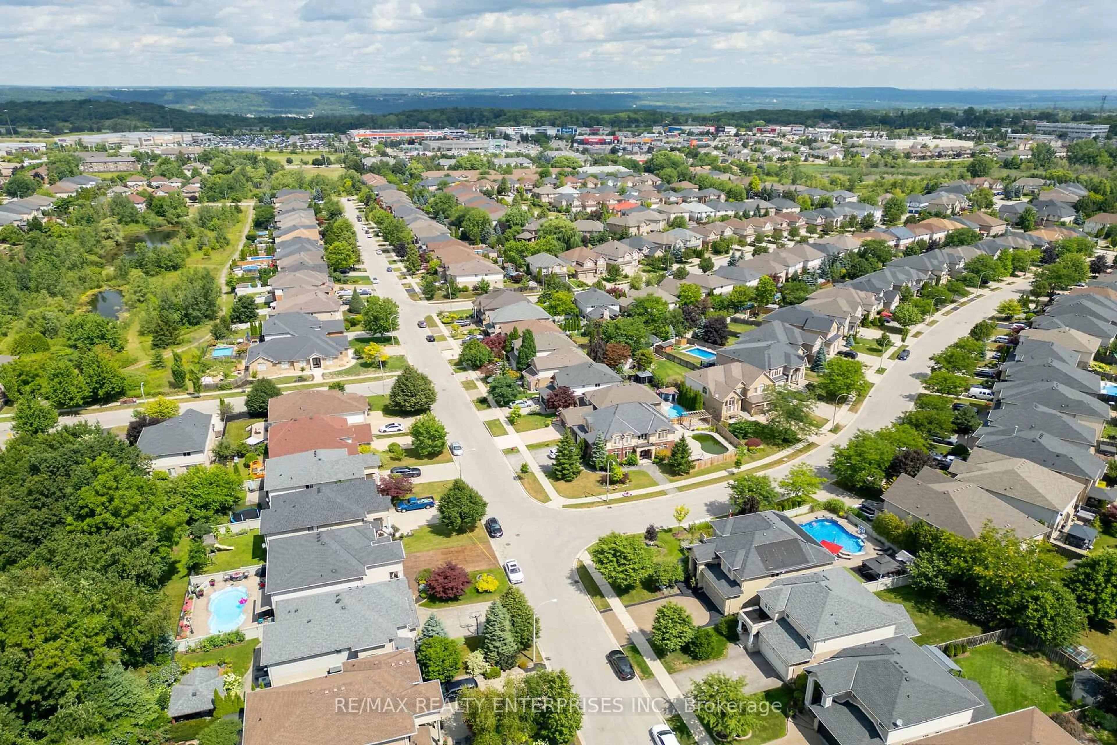 A pic from outside/outdoor area/front of a property/back of a property/a pic from drone, street for 177 Joshua Ave, Hamilton Ontario L9K 1R7