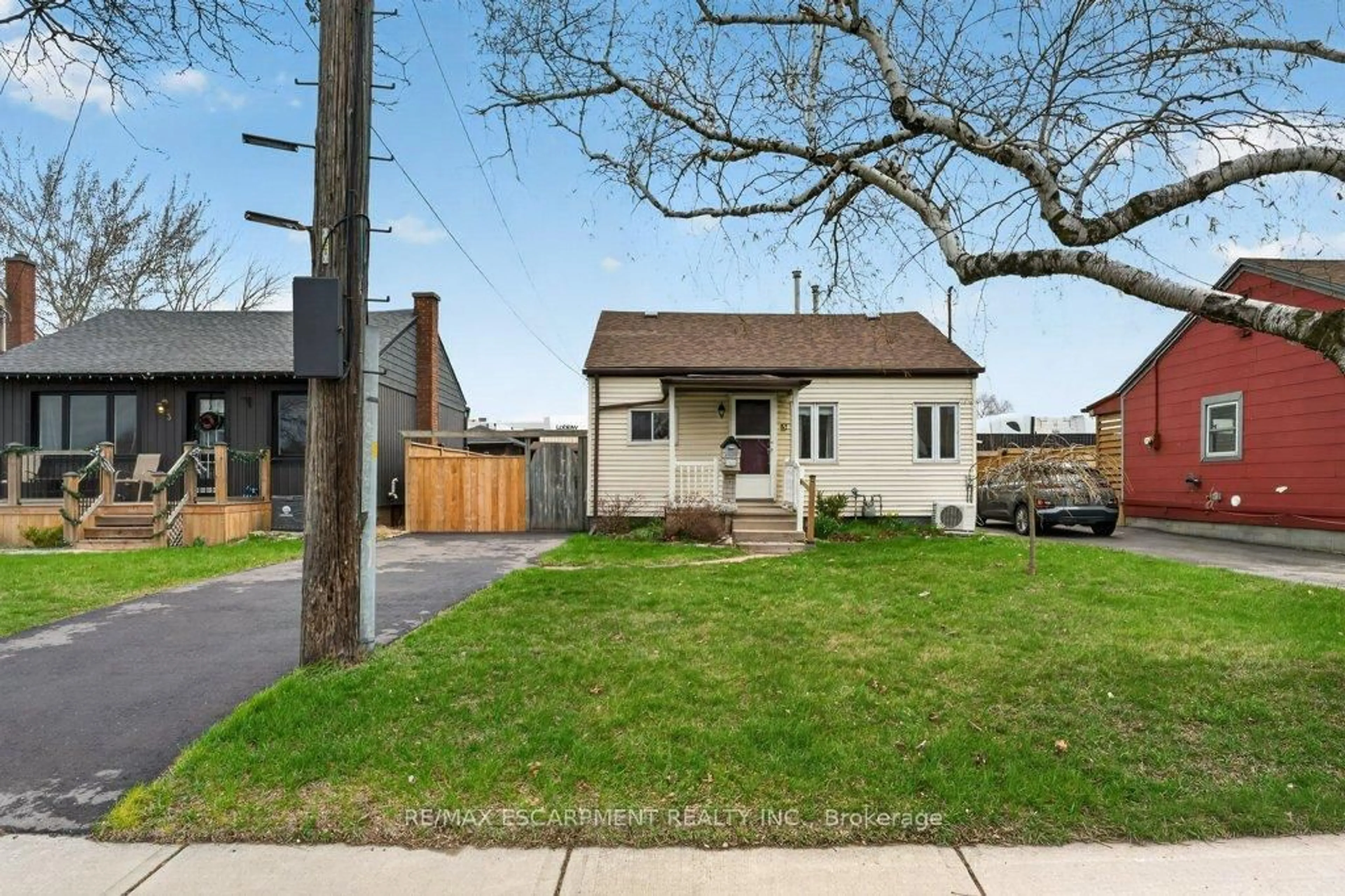 Unknown for 5 Mahony Ave, Hamilton Ontario L8H 3C3