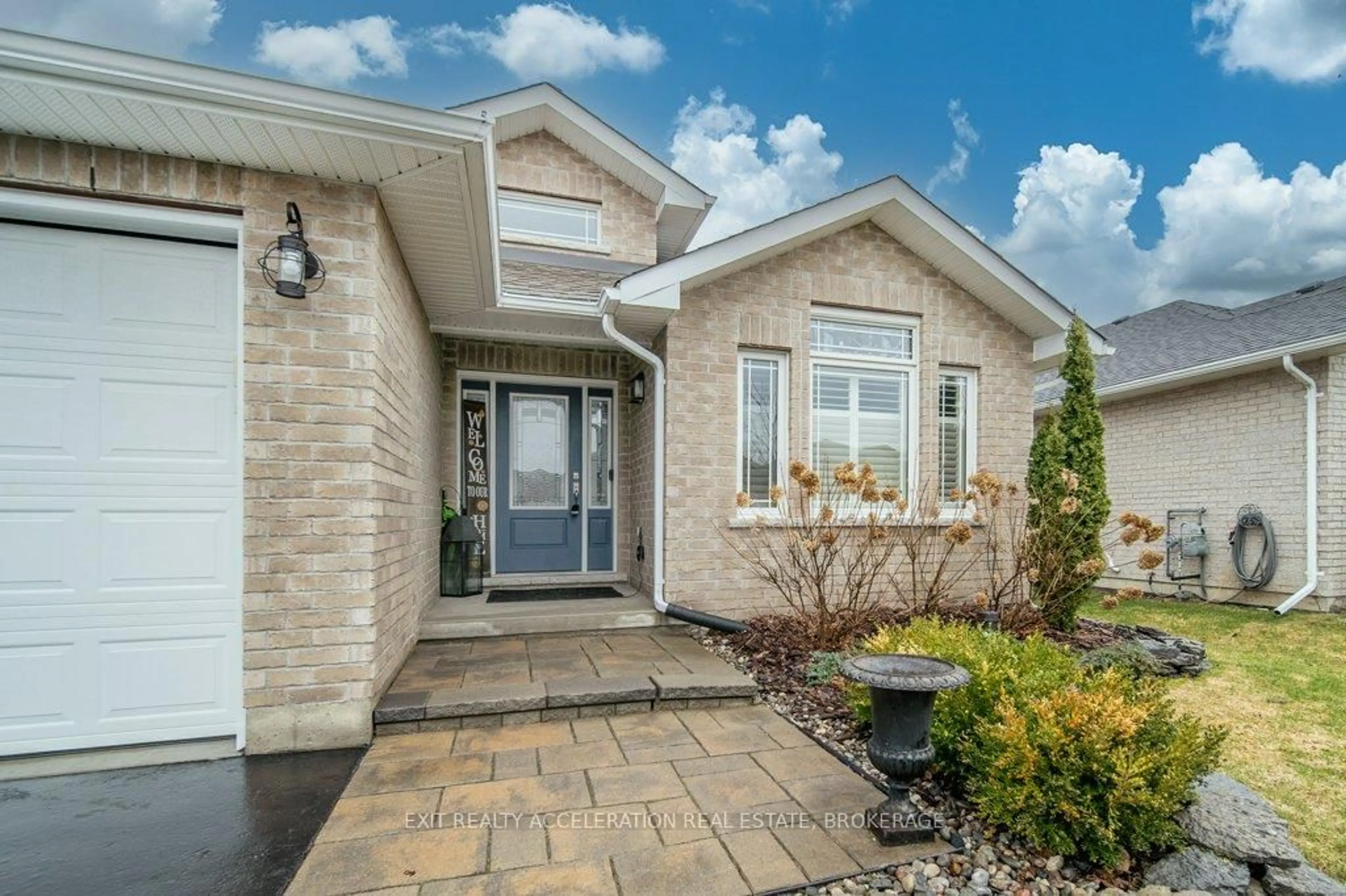 Home with vinyl exterior material, street for 8 Briarwood Cres, Greater Napanee Ontario K7R 0C2