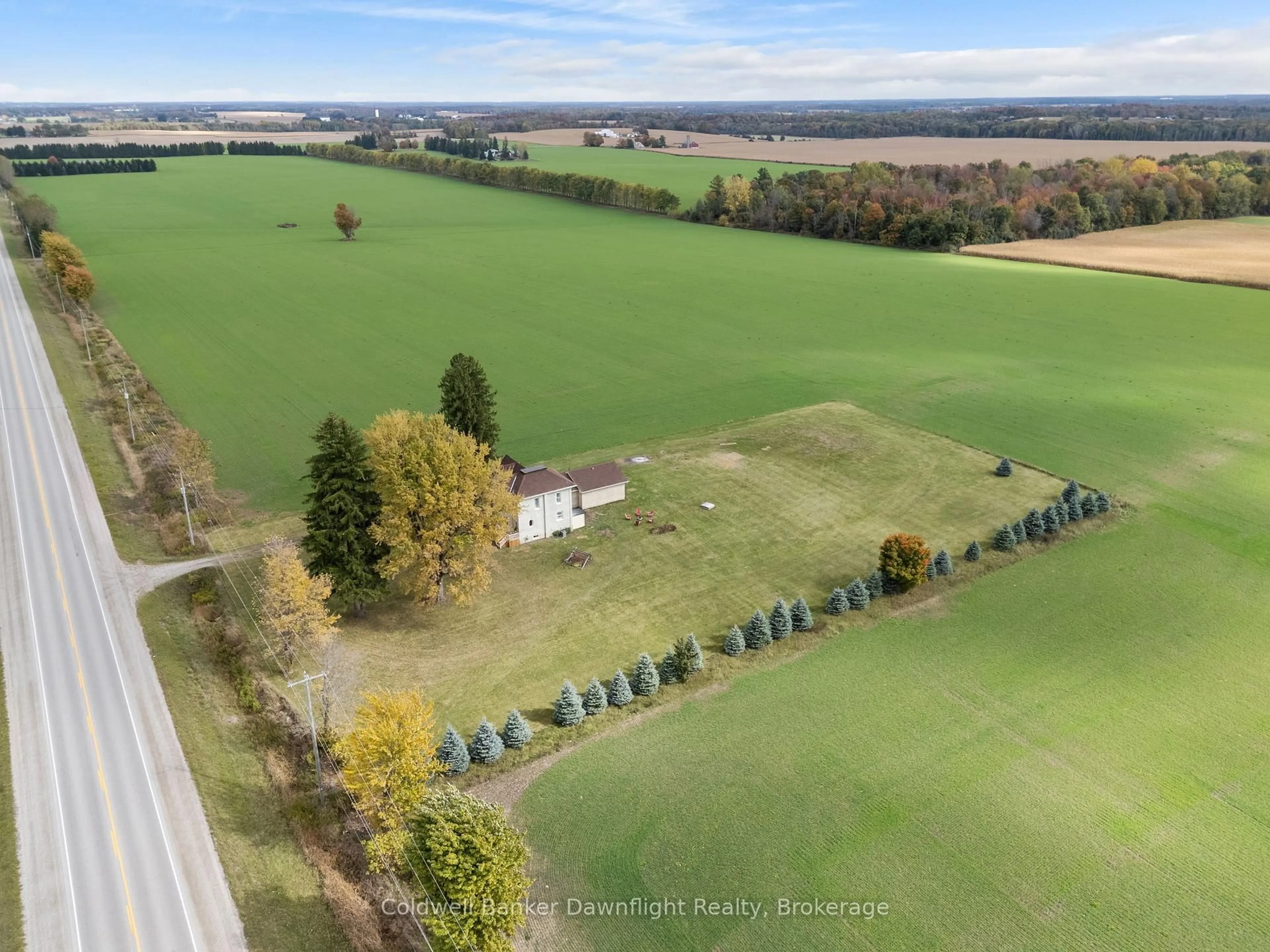 A pic from outside/outdoor area/front of a property/back of a property/a pic from drone, unknown for 84094 London Rd, Morris Turnberry Ontario N0M 1H0