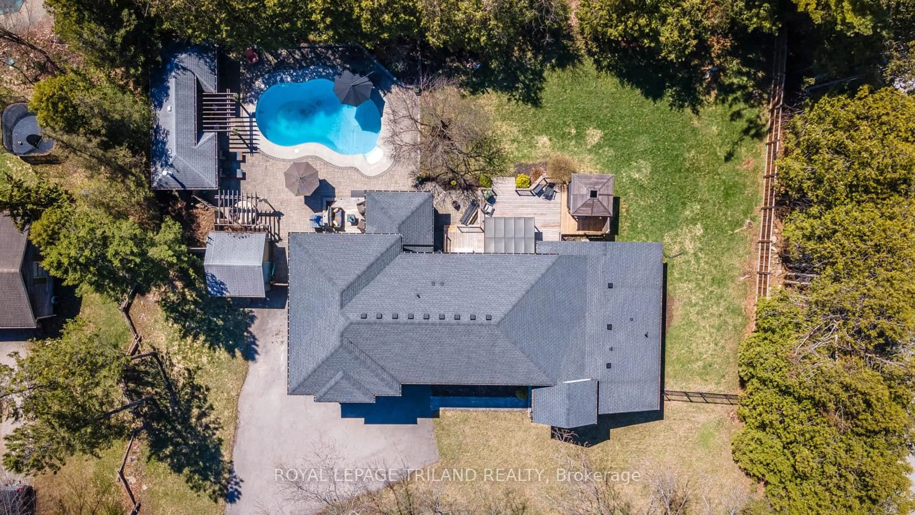 A pic from outside/outdoor area/front of a property/back of a property/a pic from drone, unknown for 74 Kilworth Park Dr, Middlesex Centre Ontario N0L 1R0