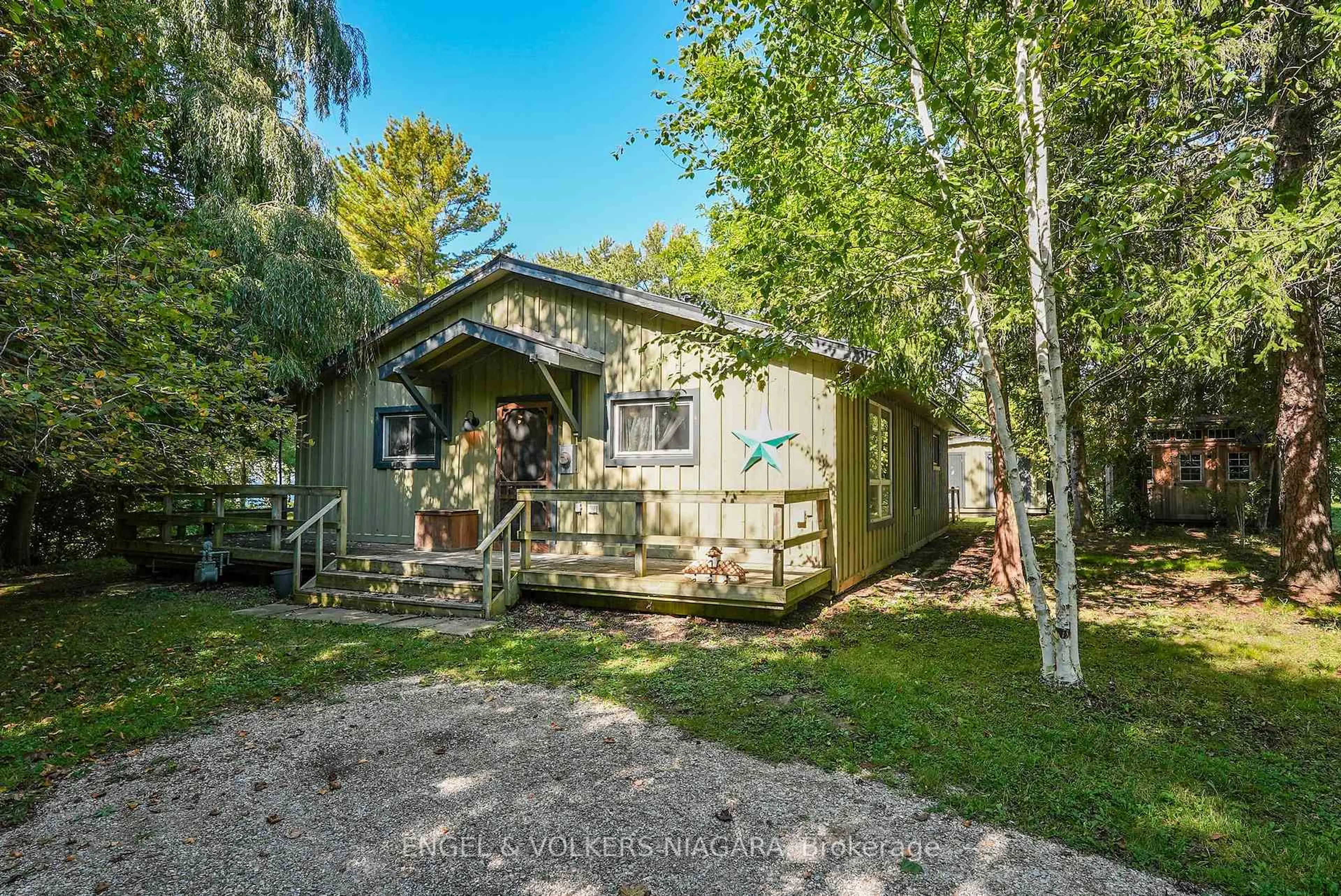 Patio, unknown for 75573 Elliott St, Bluewater Ontario N0M 1G0