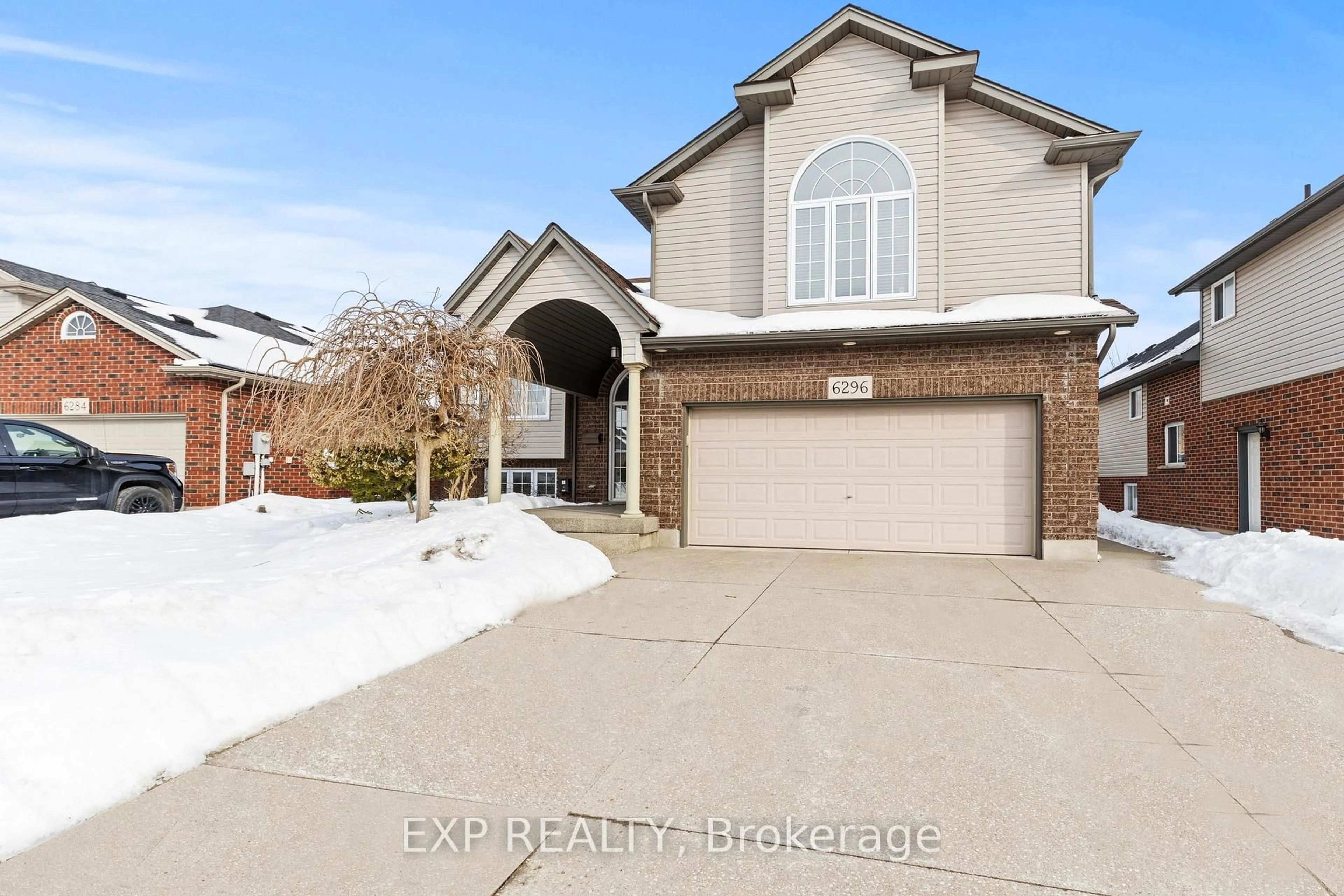 Home with brick exterior material, street for 6296 Parkside Rd, Niagara Falls Ontario L2H 0B2