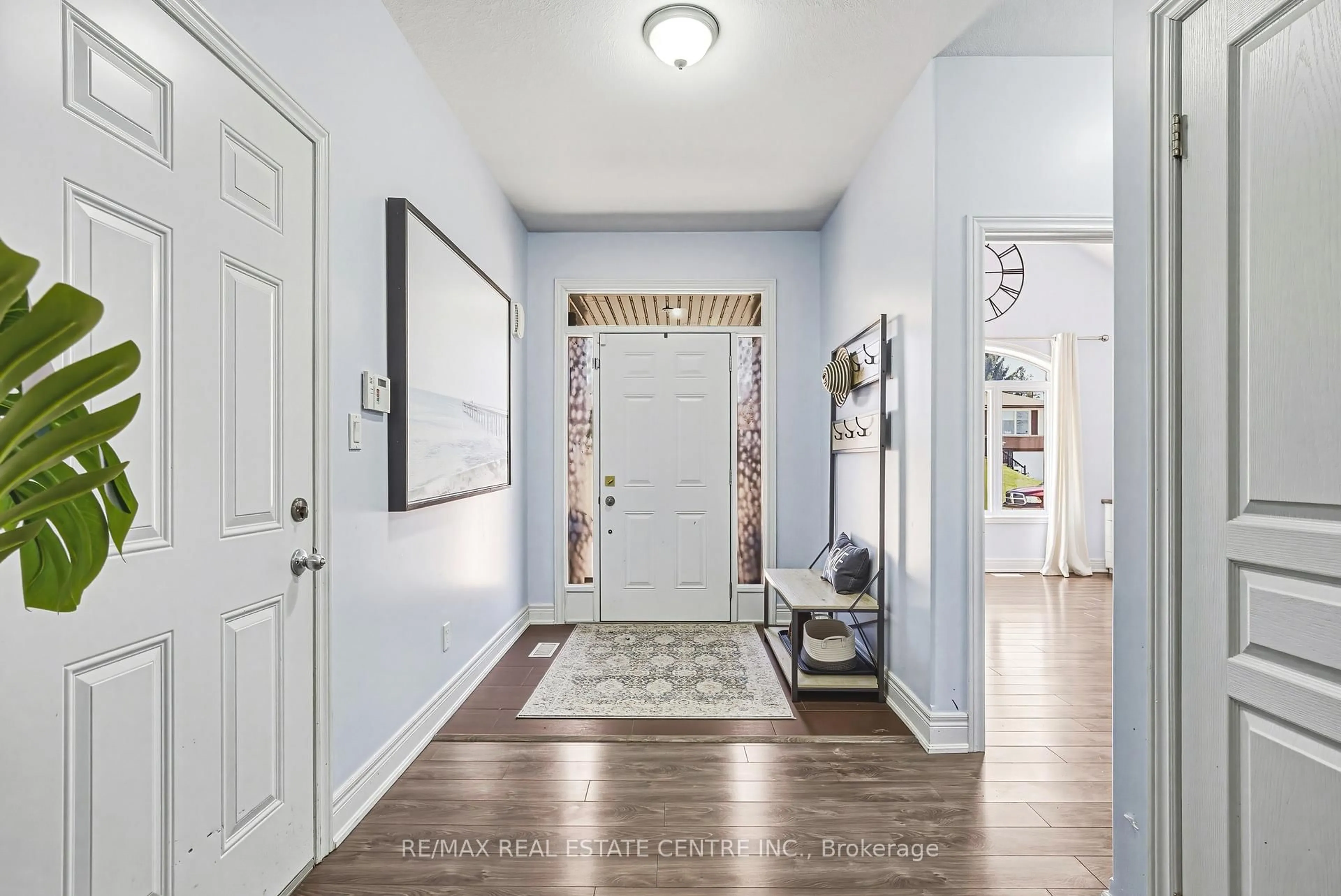 Indoor entryway for 219 Walker St, Cambridge Ontario N3C 2C4