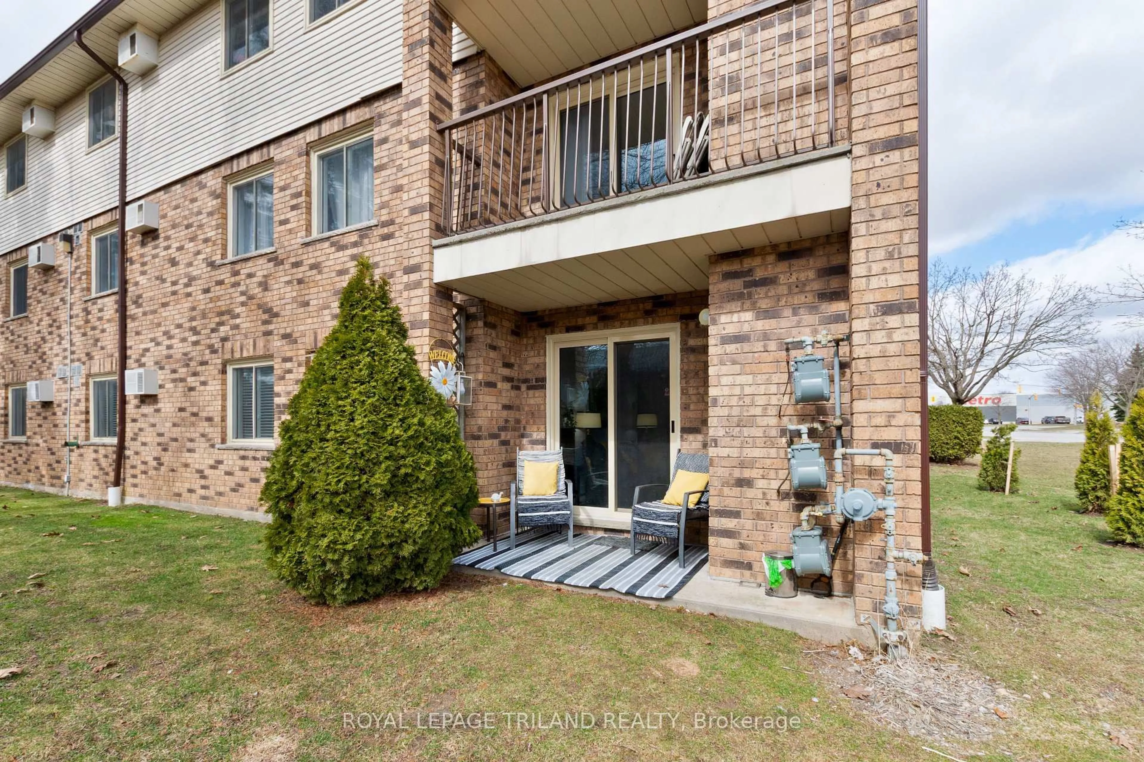 Patio, water/lake/river/ocean view for 440 Wellington St #119, St. Thomas Ontario N5R 5X5
