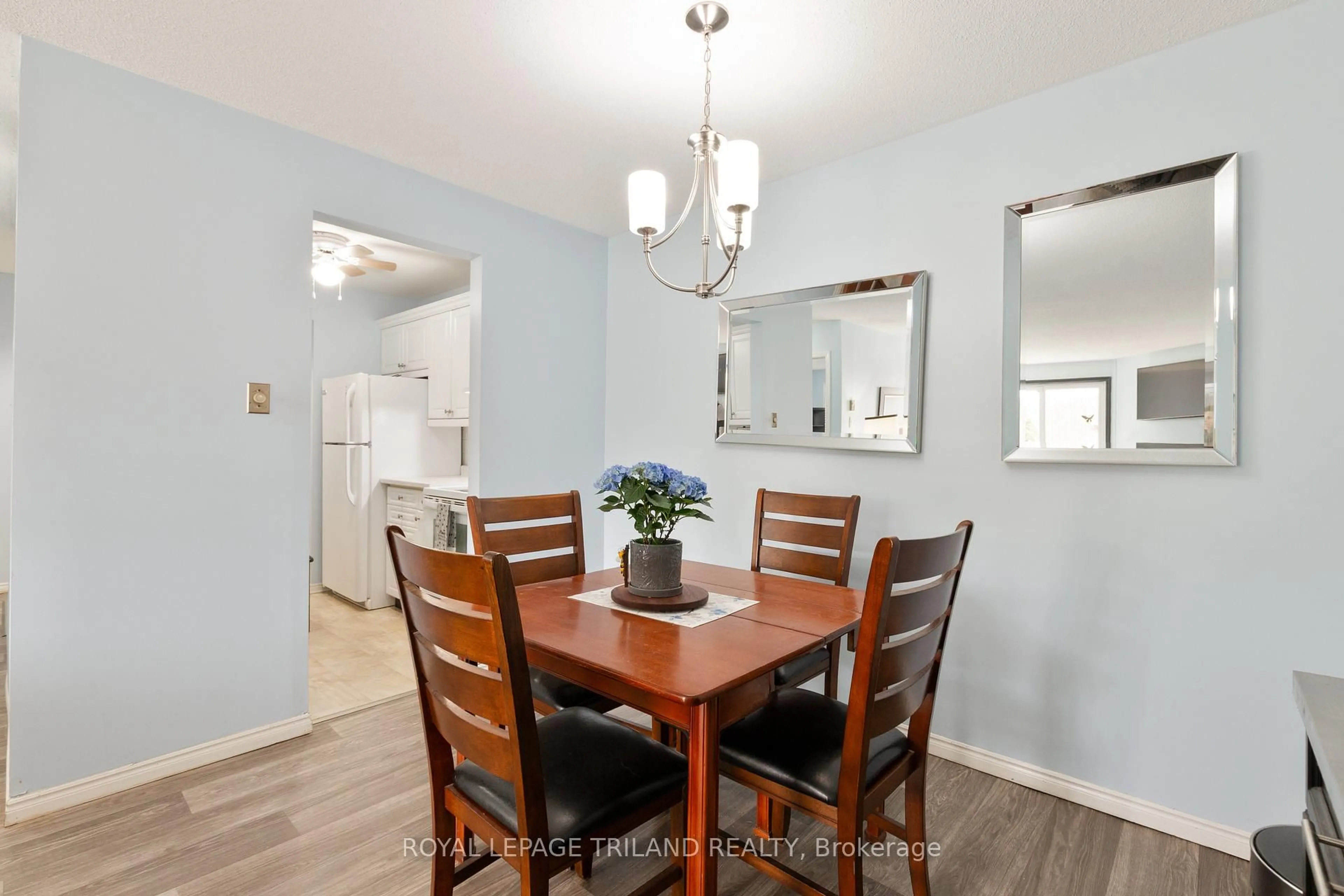 Dining room, wood/laminate floor for 440 Wellington St #119, St. Thomas Ontario N5R 5X5