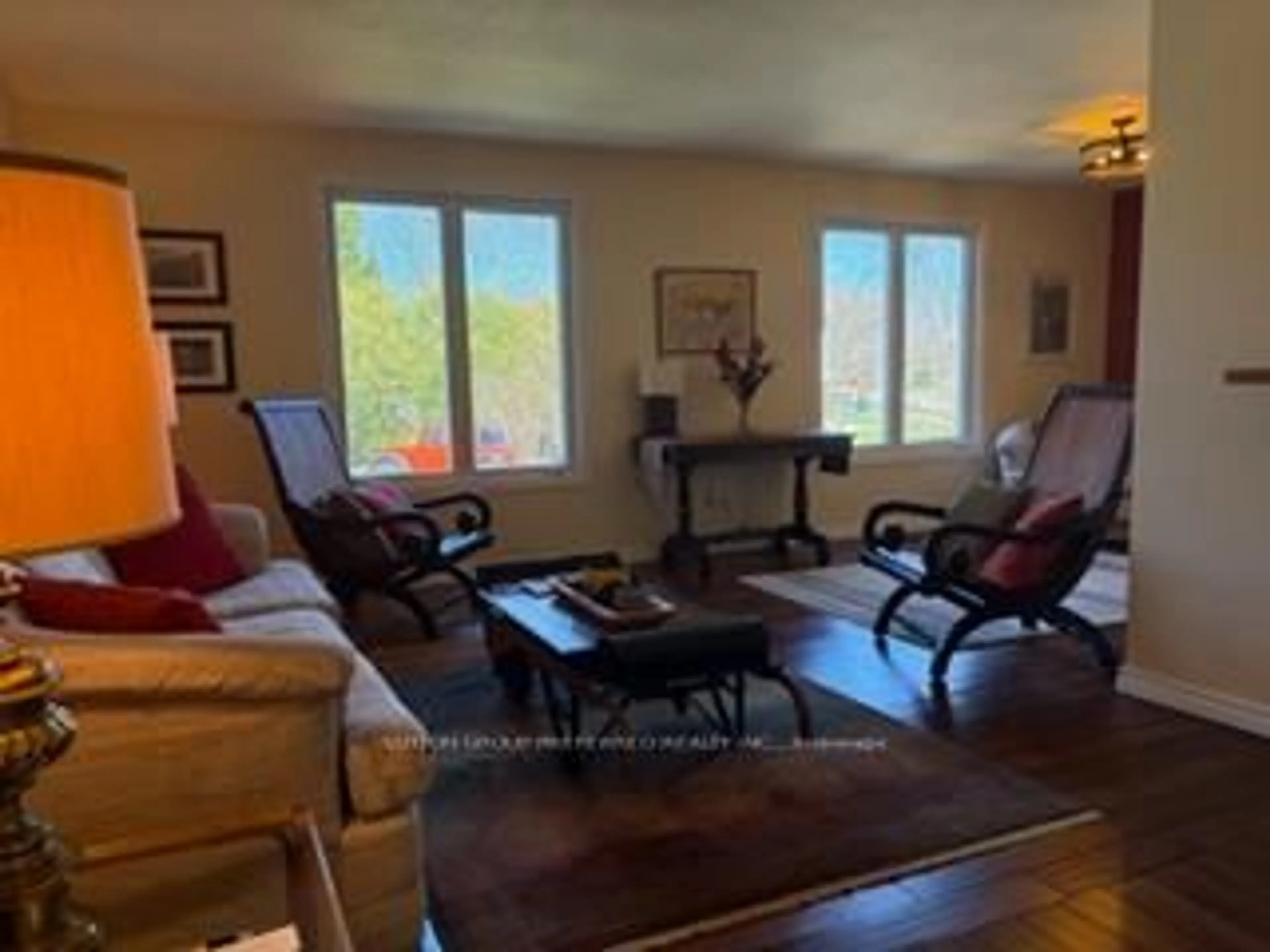 Living room with furniture, floor is not visible for 9 Willowdale Pl, Chatham-Kent Ontario N7L 4N9