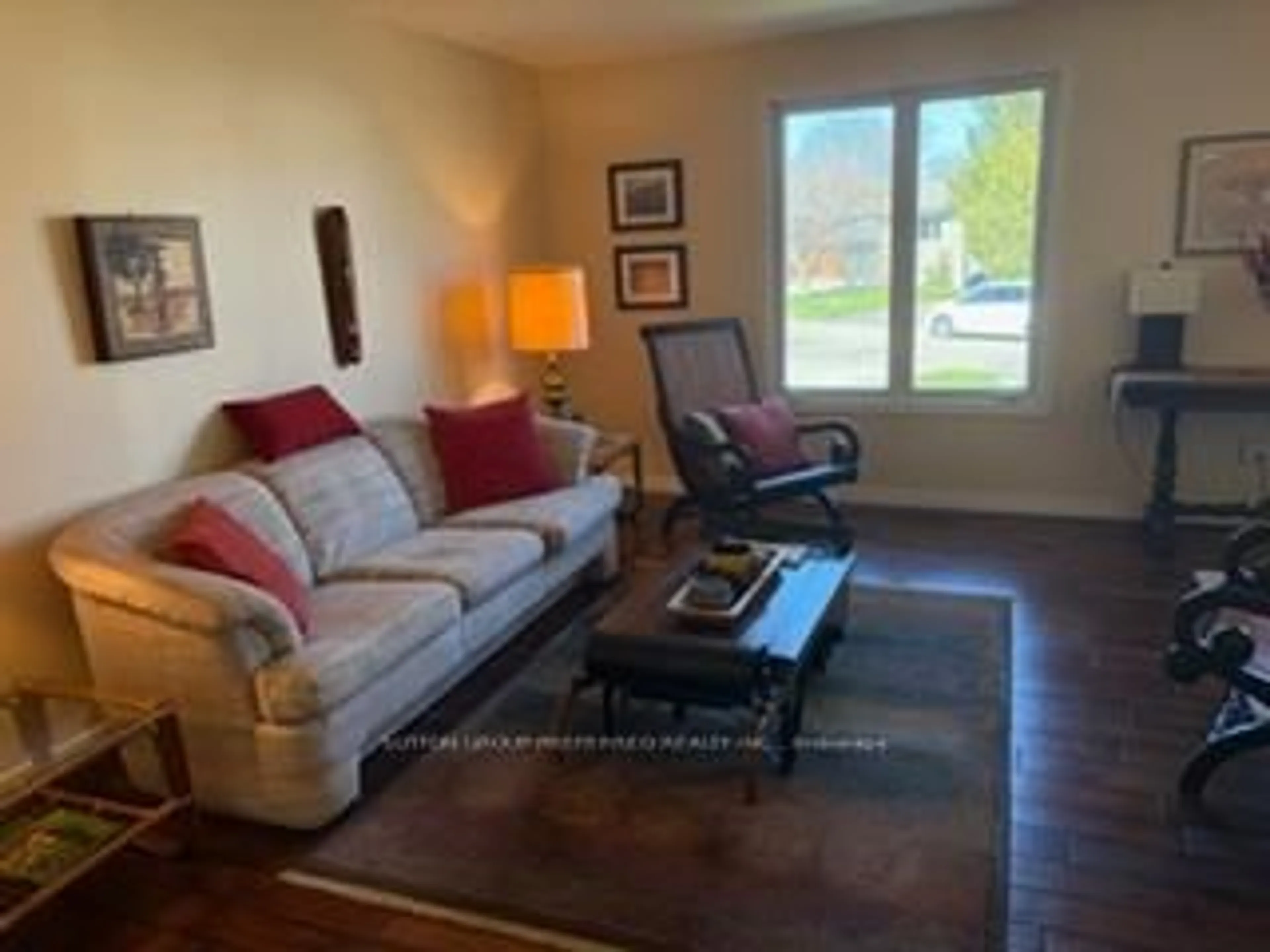 Living room with furniture, unknown for 9 Willowdale Pl, Chatham-Kent Ontario N7L 4N9