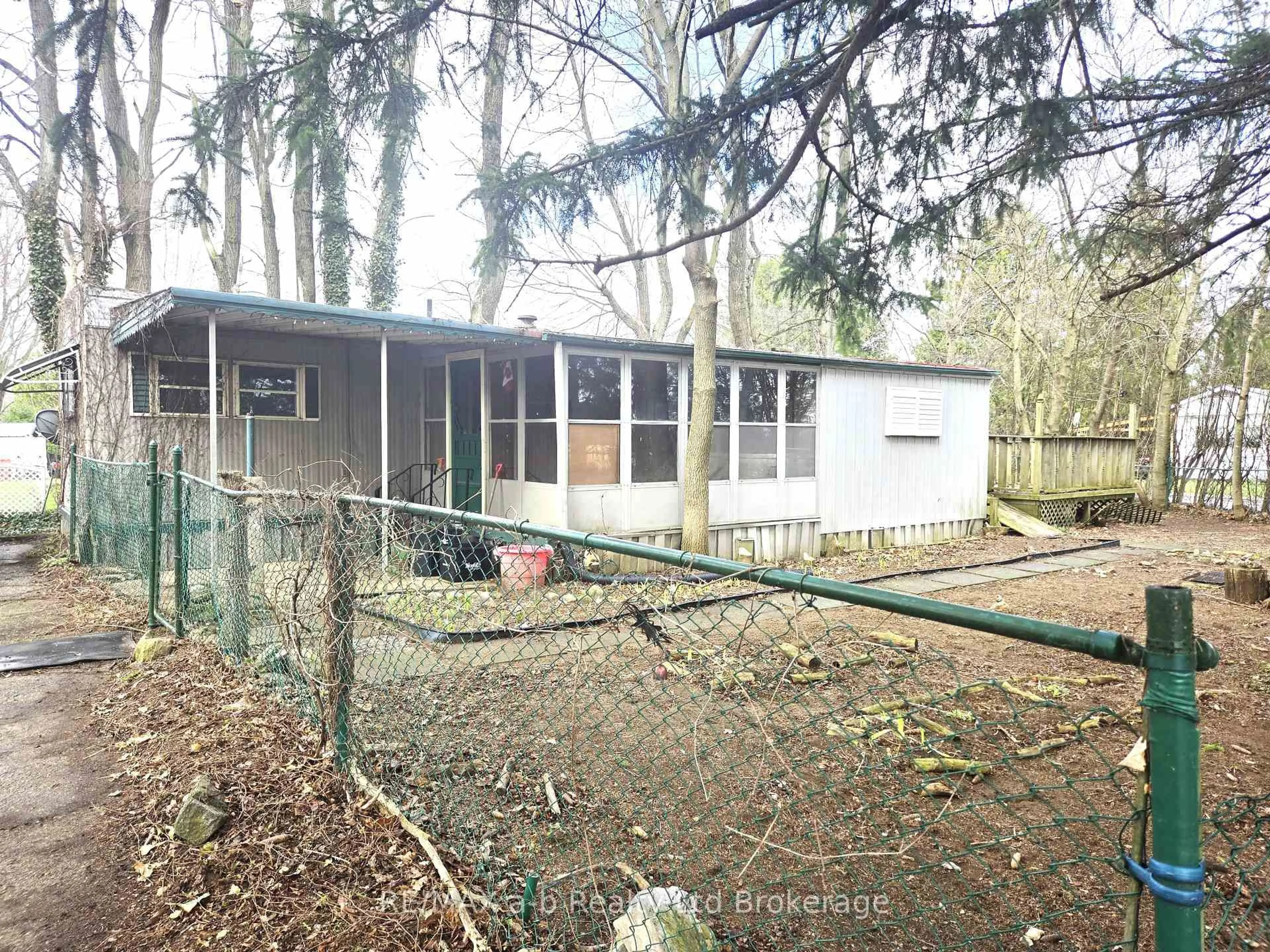 Shed for 1 First St, Norfolk Ontario N4B 2W6