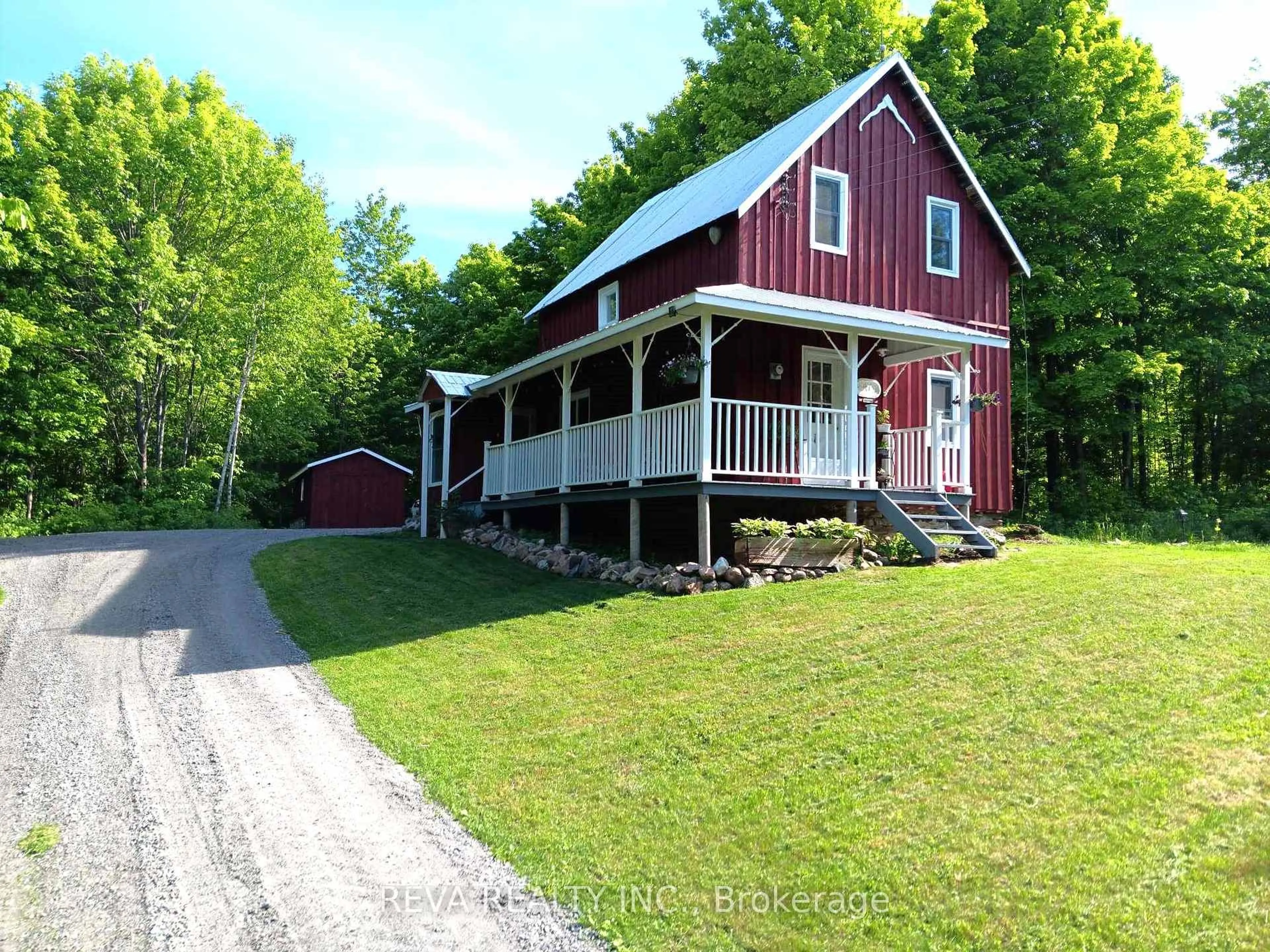 A pic from outside/outdoor area/front of a property/back of a property/a pic from drone, street for 1476 Hillsview Rd, Maple Leaf Ontario K0L 2R0
