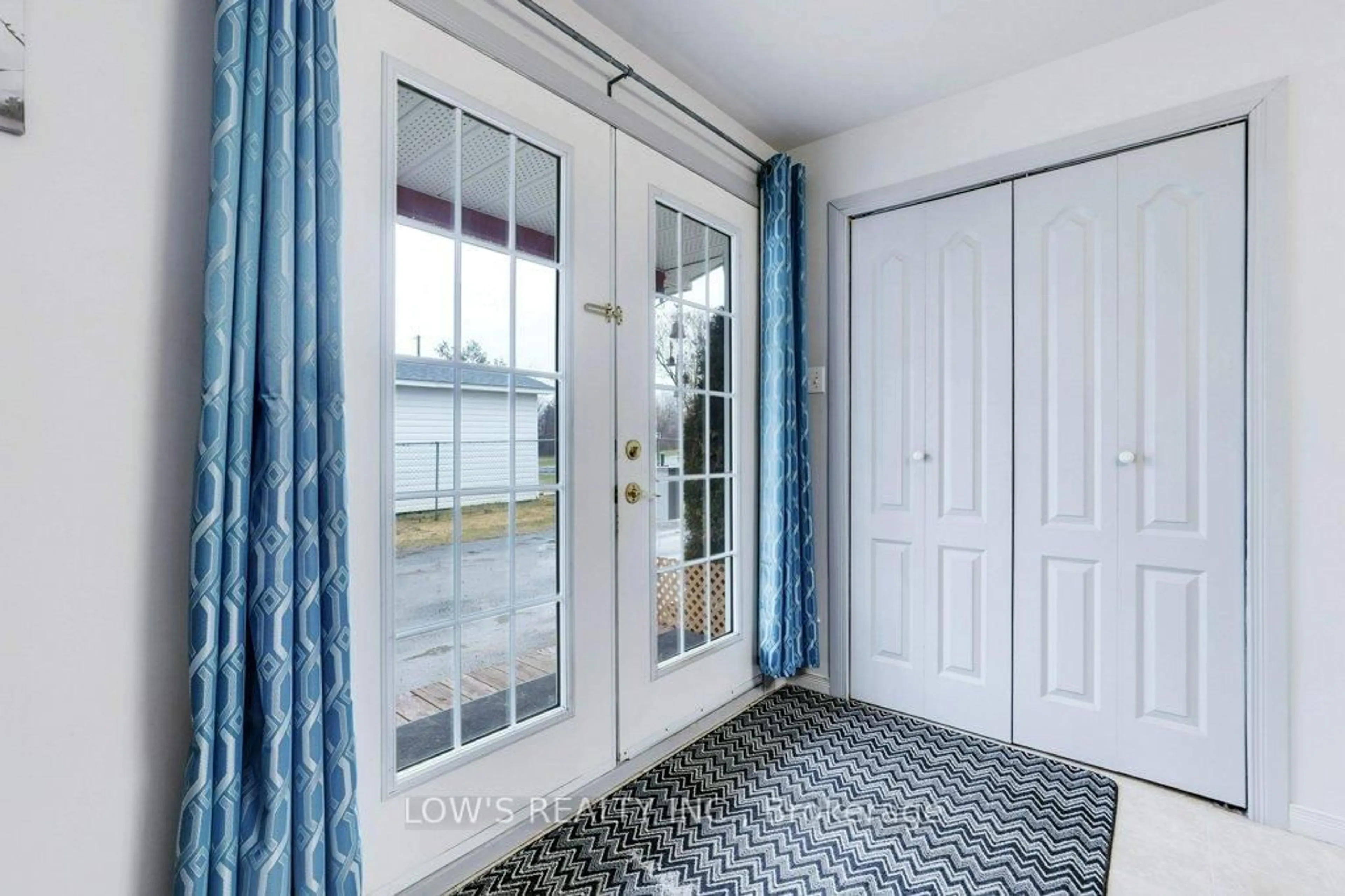 Indoor entryway for 123 Pendleton St, Champlain Ontario K0B 1R0