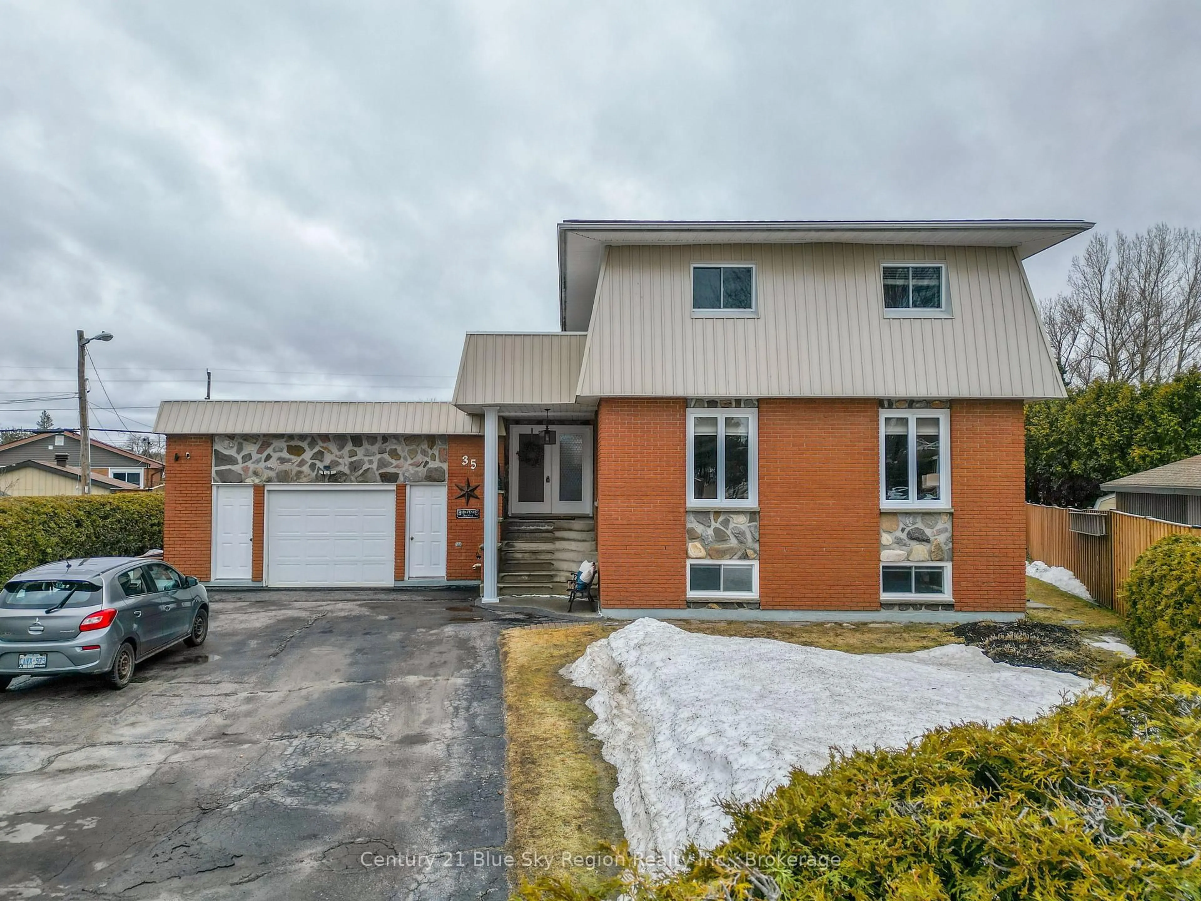 Home with brick exterior material, street for 35 Chateau Terr, West Nipissing Ontario P2B 1X6