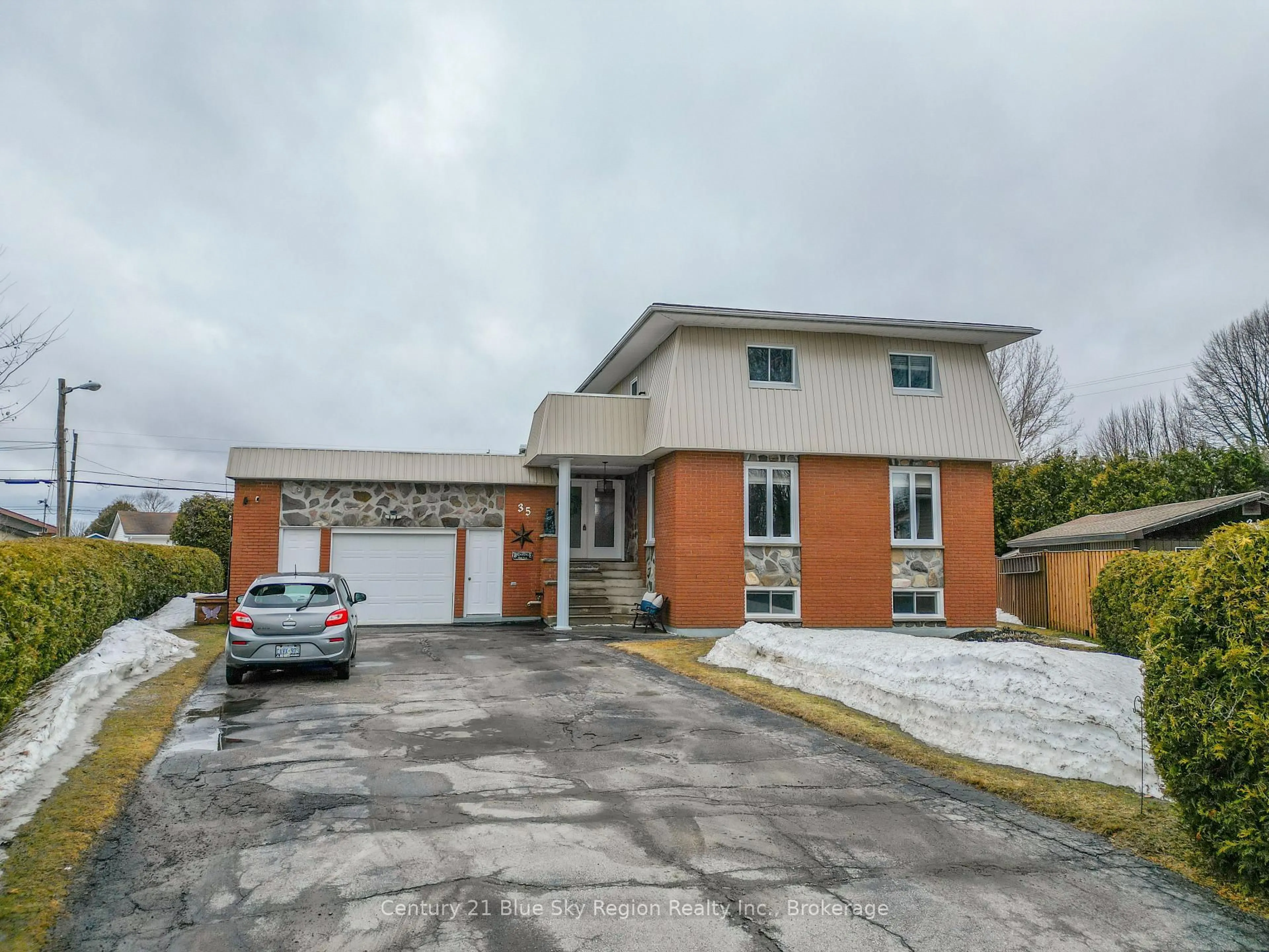 Home with brick exterior material, street for 35 Chateau Terr, West Nipissing Ontario P2B 1X6