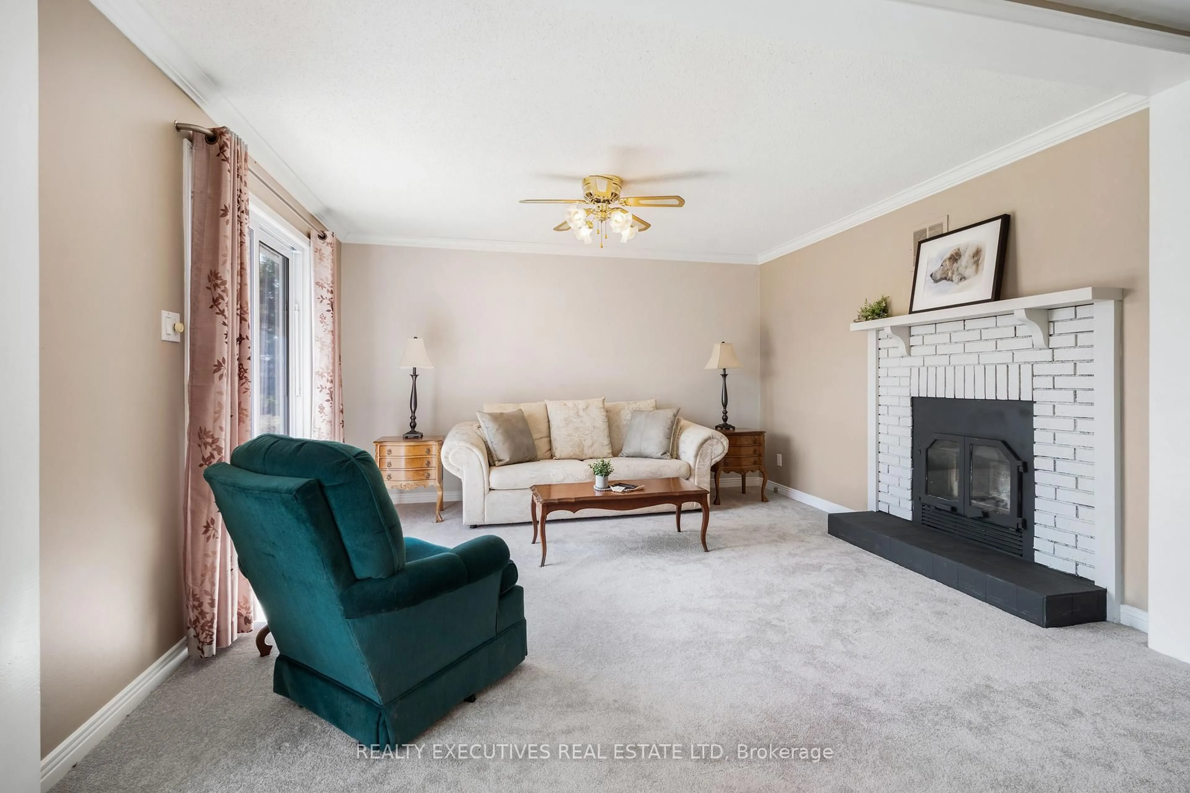 Living room with furniture, carpet floor for 13178 Froats Rd, South Dundas Ontario K0C 1H0