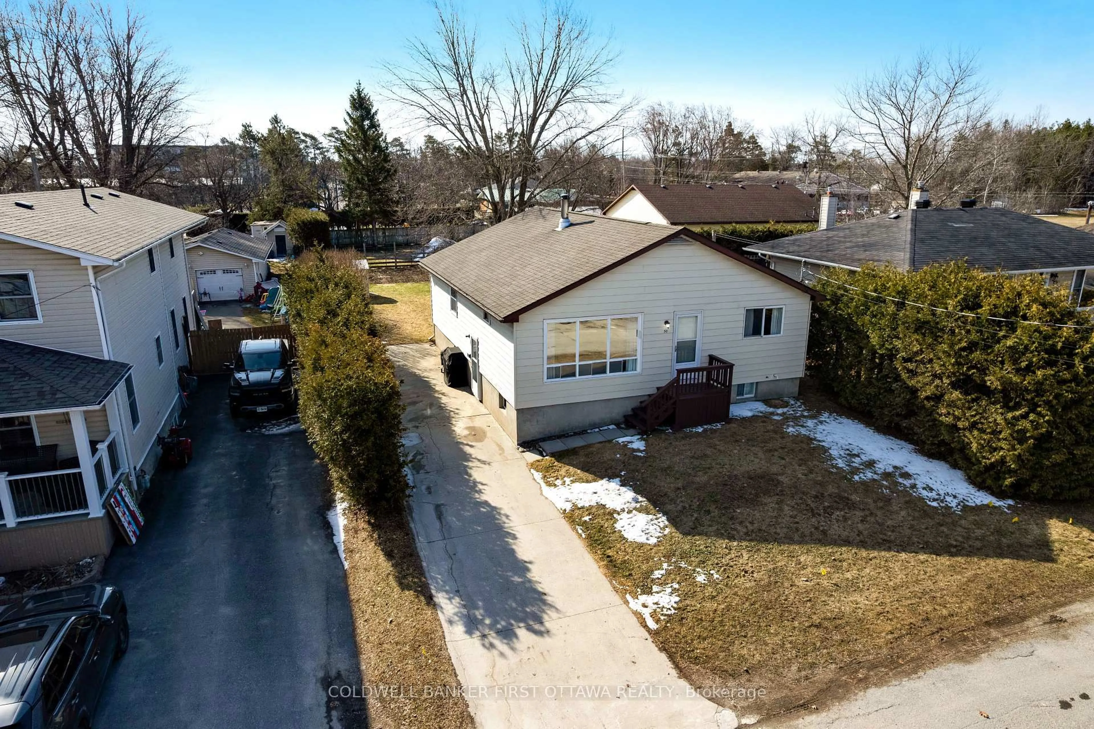 A pic from outside/outdoor area/front of a property/back of a property/a pic from drone, street for 50 Robinson St, Perth Ontario K7H 2E8
