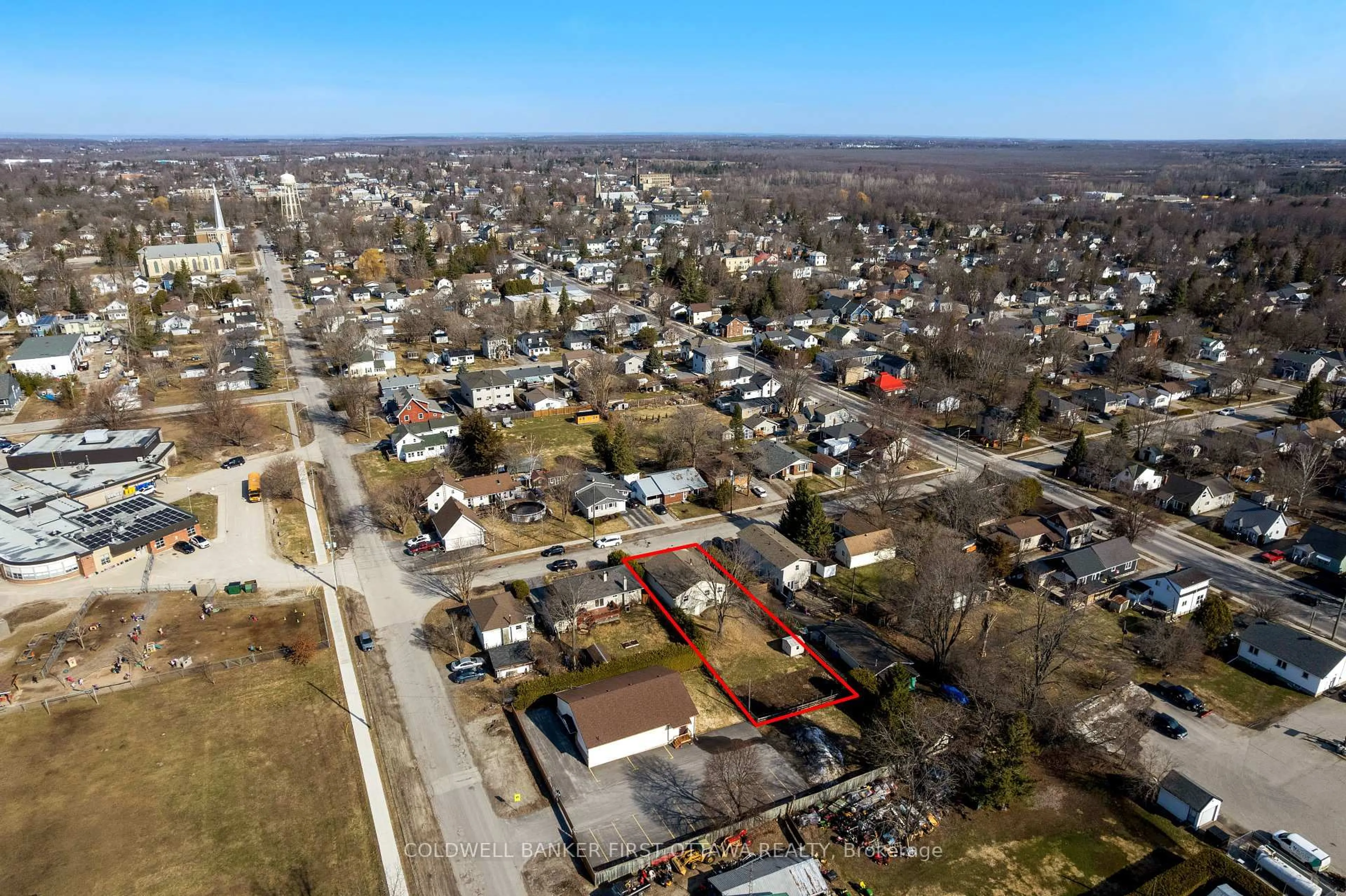 A pic from outside/outdoor area/front of a property/back of a property/a pic from drone, street for 50 Robinson St, Perth Ontario K7H 2E8