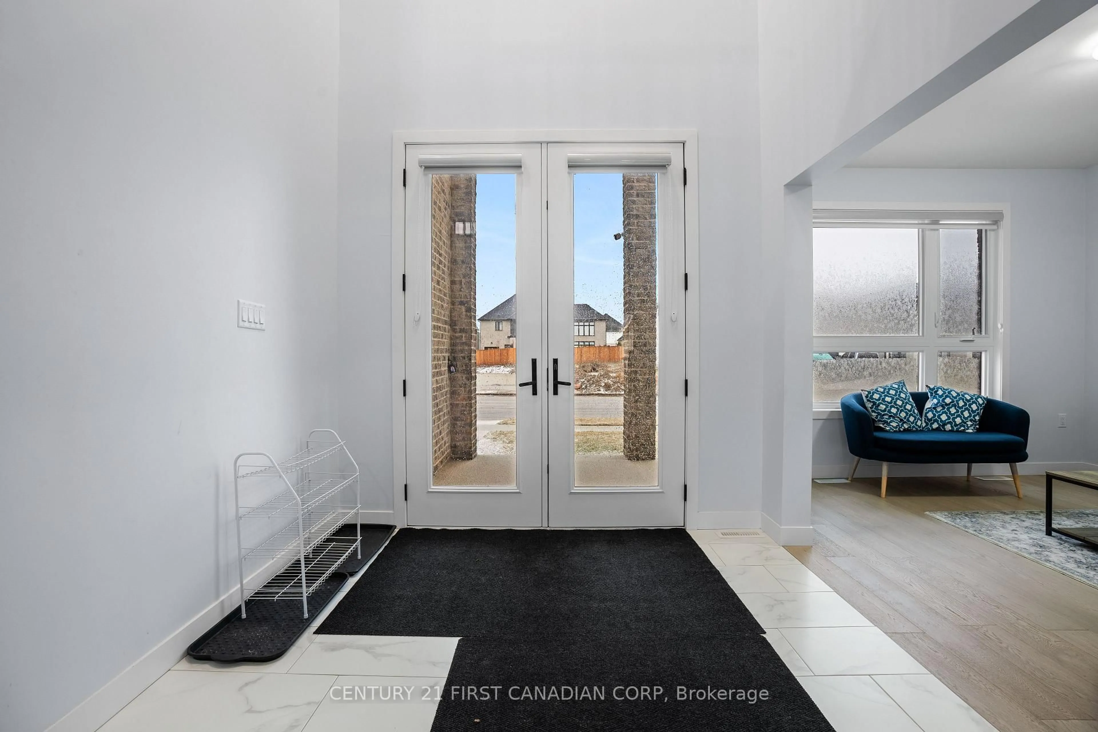 Indoor entryway for 3415 Isleworth Rd, London South Ontario N6P 0G8