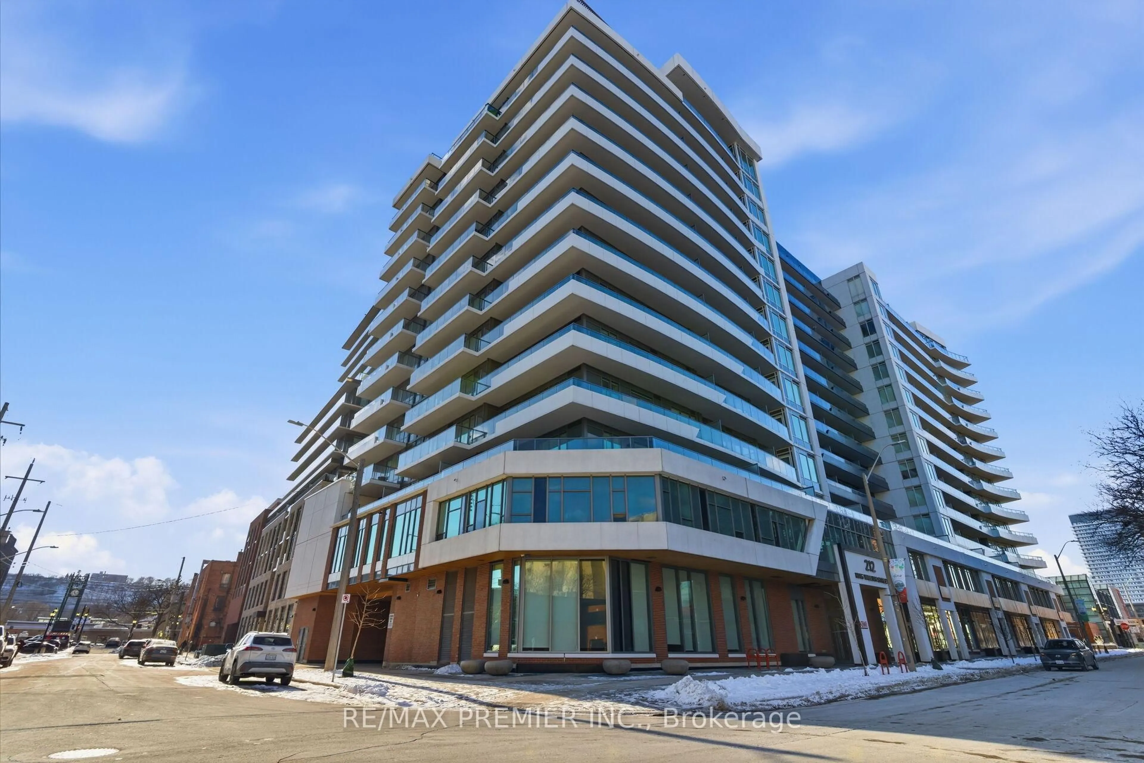 Indoor foyer for 212 King William St #914, Hamilton Ontario L6R 3N9