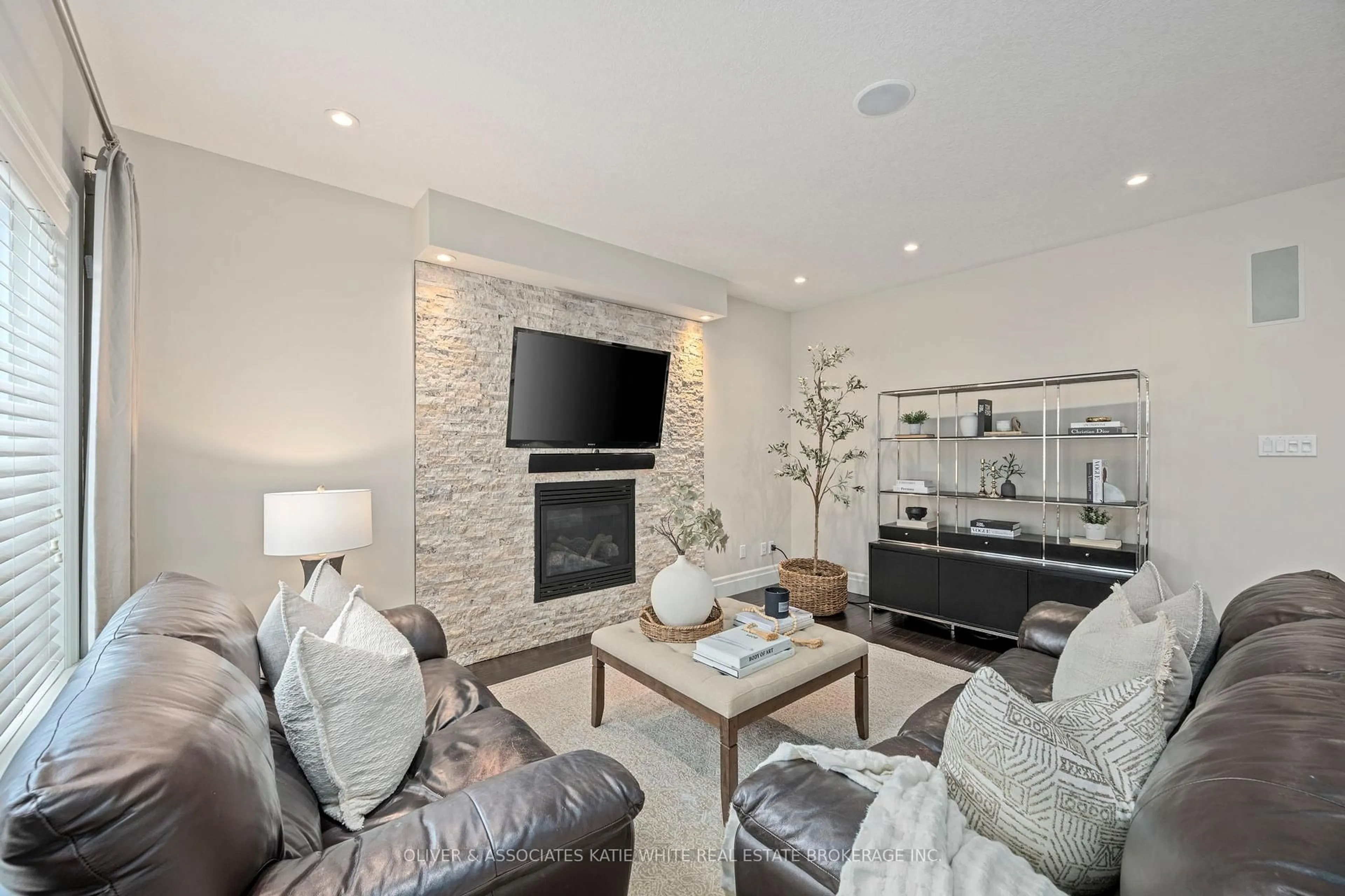 Living room with furniture, unknown for 6589 Raleigh Blvd, London South Ontario N6P 0C2