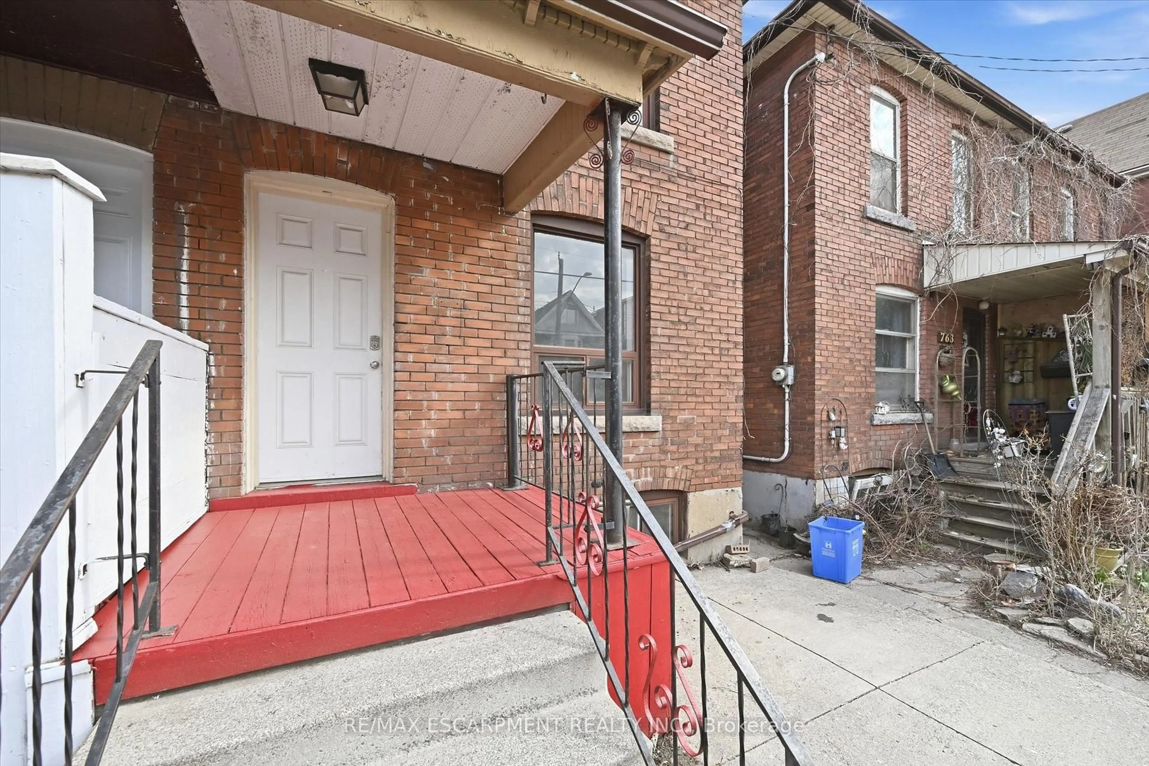 Home with brick exterior material, street for 761 Cannon St, Hamilton Ontario L8L 2H1