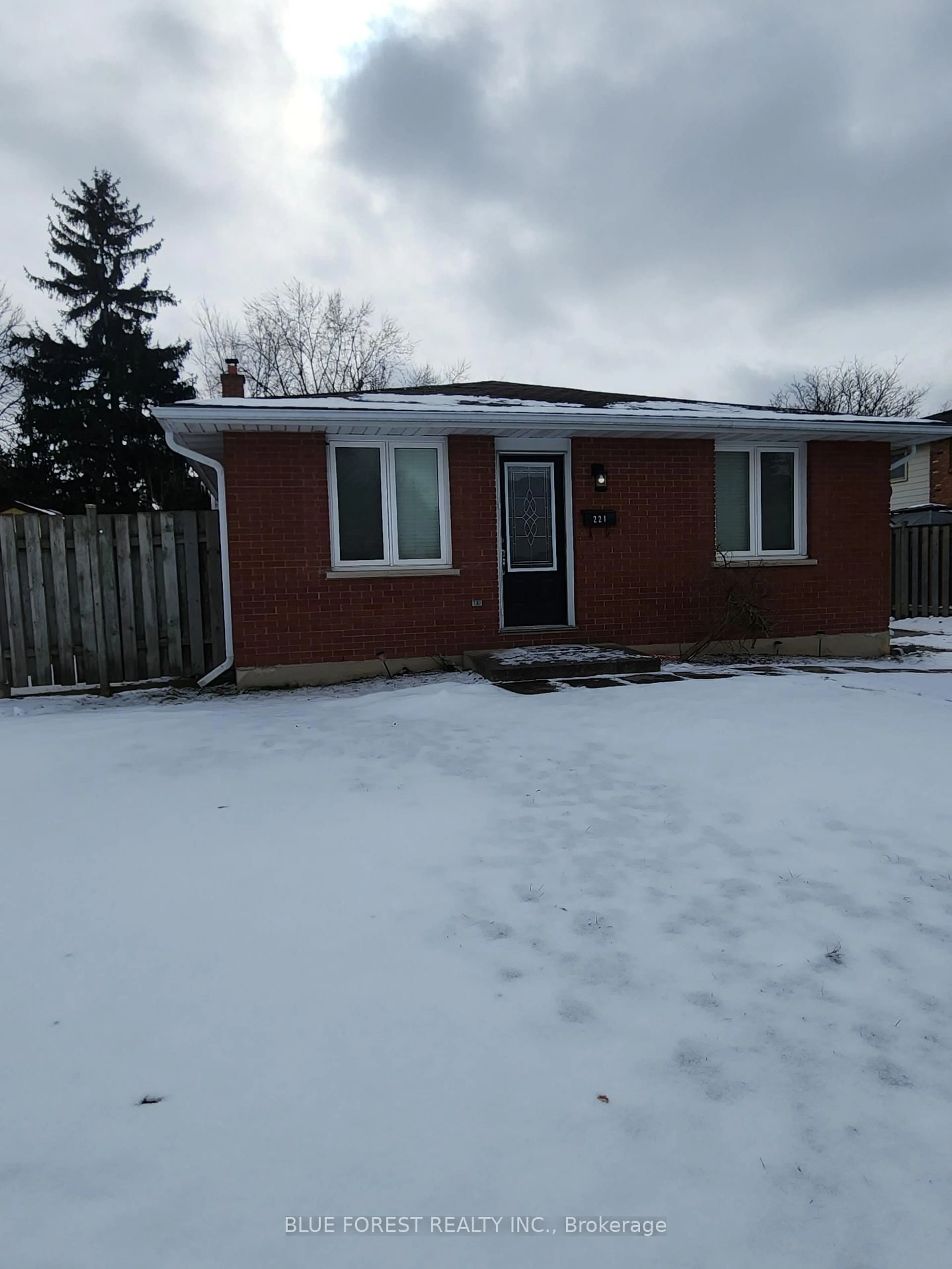 Home with brick exterior material, building for 221 Admiral Dr, London East Ontario N5V 1H9