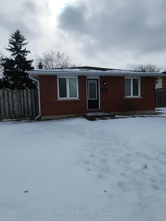 221 Admiral Dr, London East 2