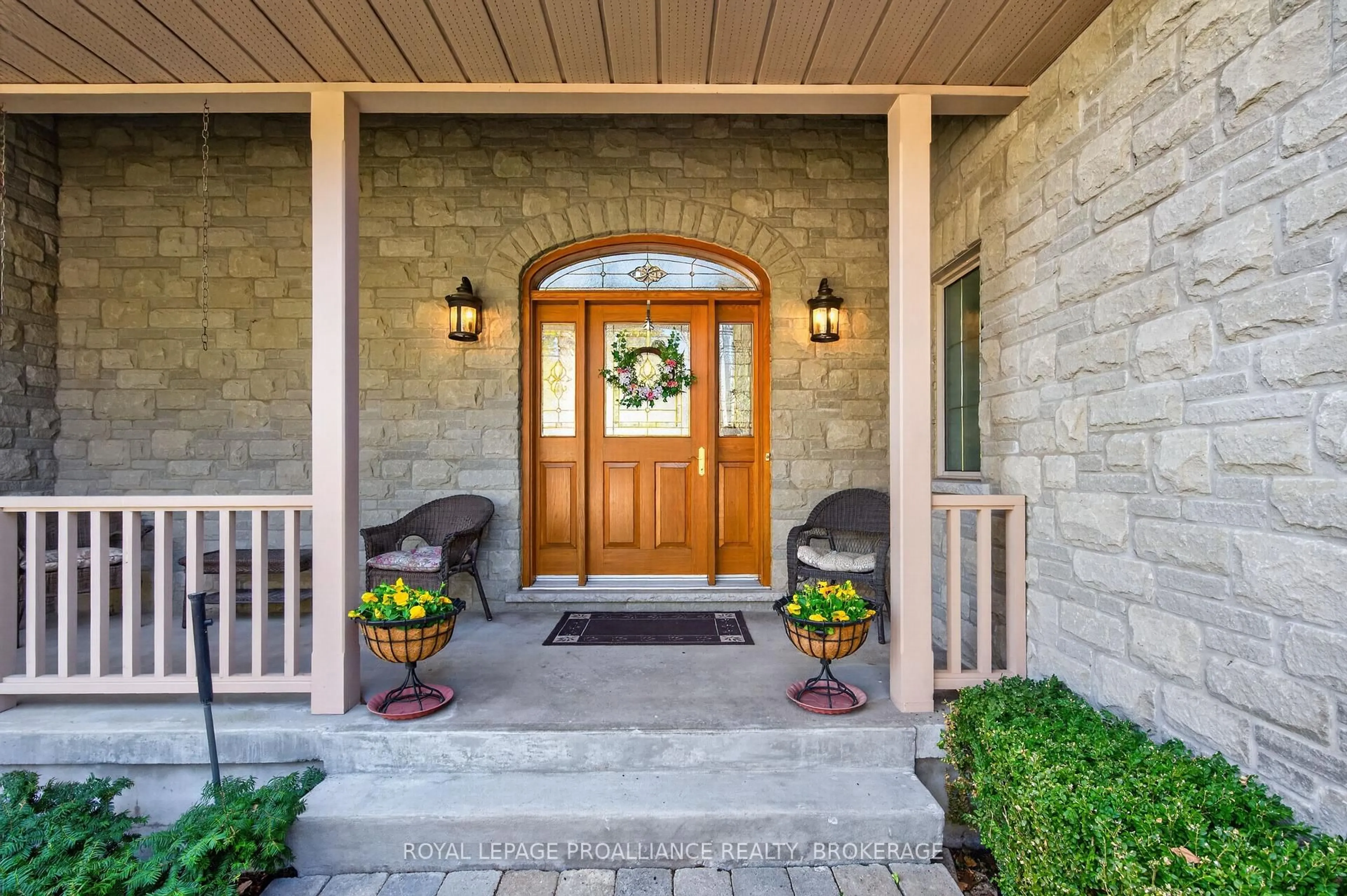 Indoor entryway for 178 Nicholson Point Rd, Bath Ontario K0H 1G0