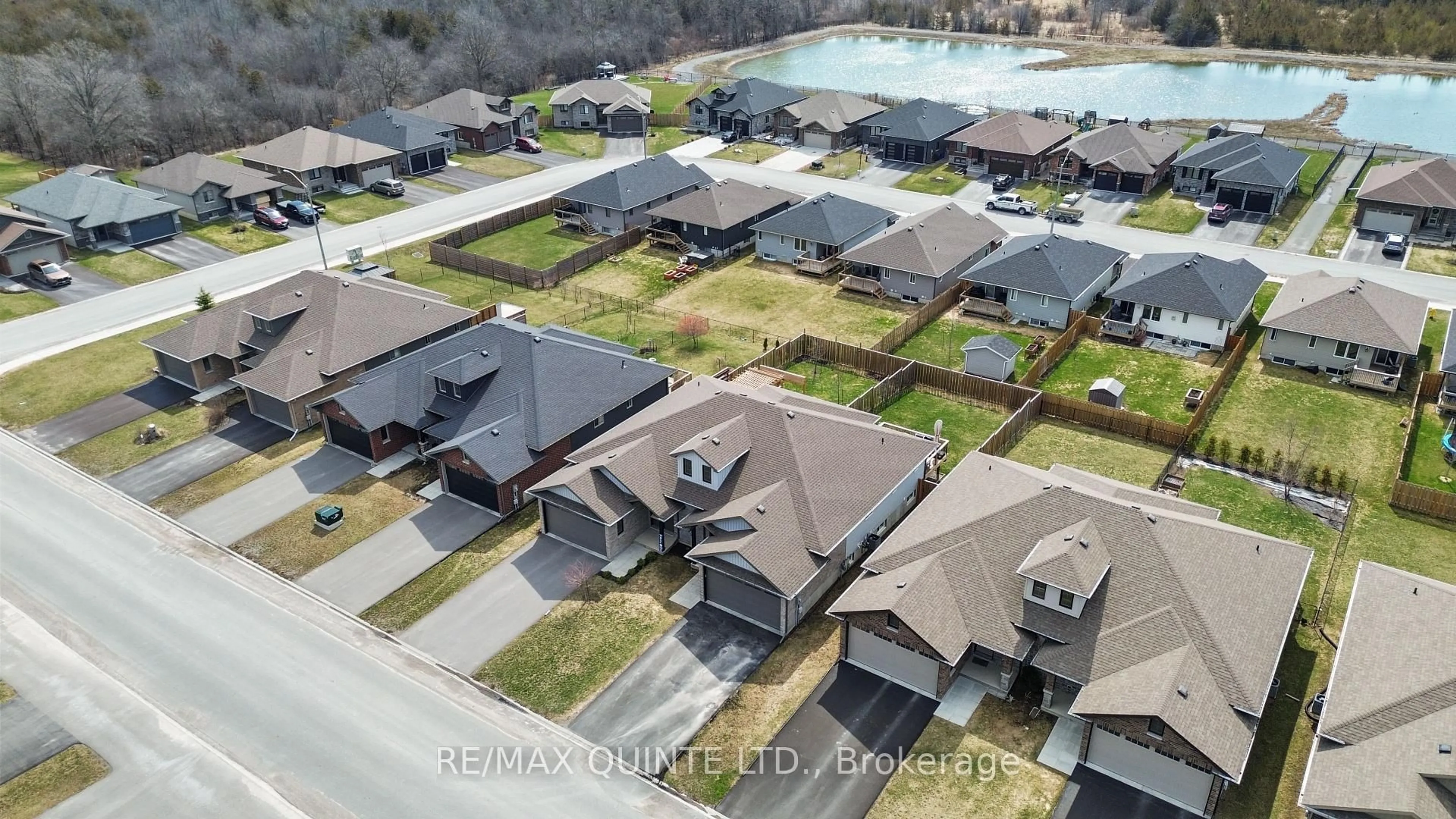 A pic from outside/outdoor area/front of a property/back of a property/a pic from drone, street for 59 Hillside Meadow Dr, Quinte West Ontario K8V 0J5