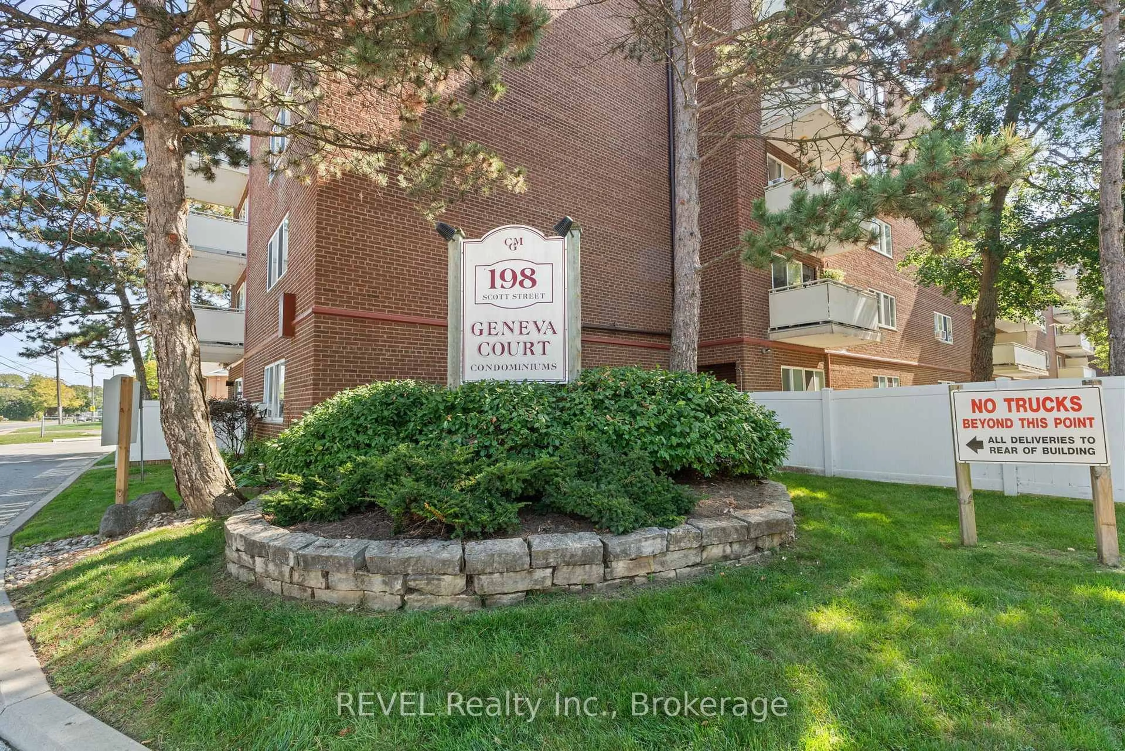 Unknown for 198 Scott St #304, St. Catharines Ontario L2N 5T3