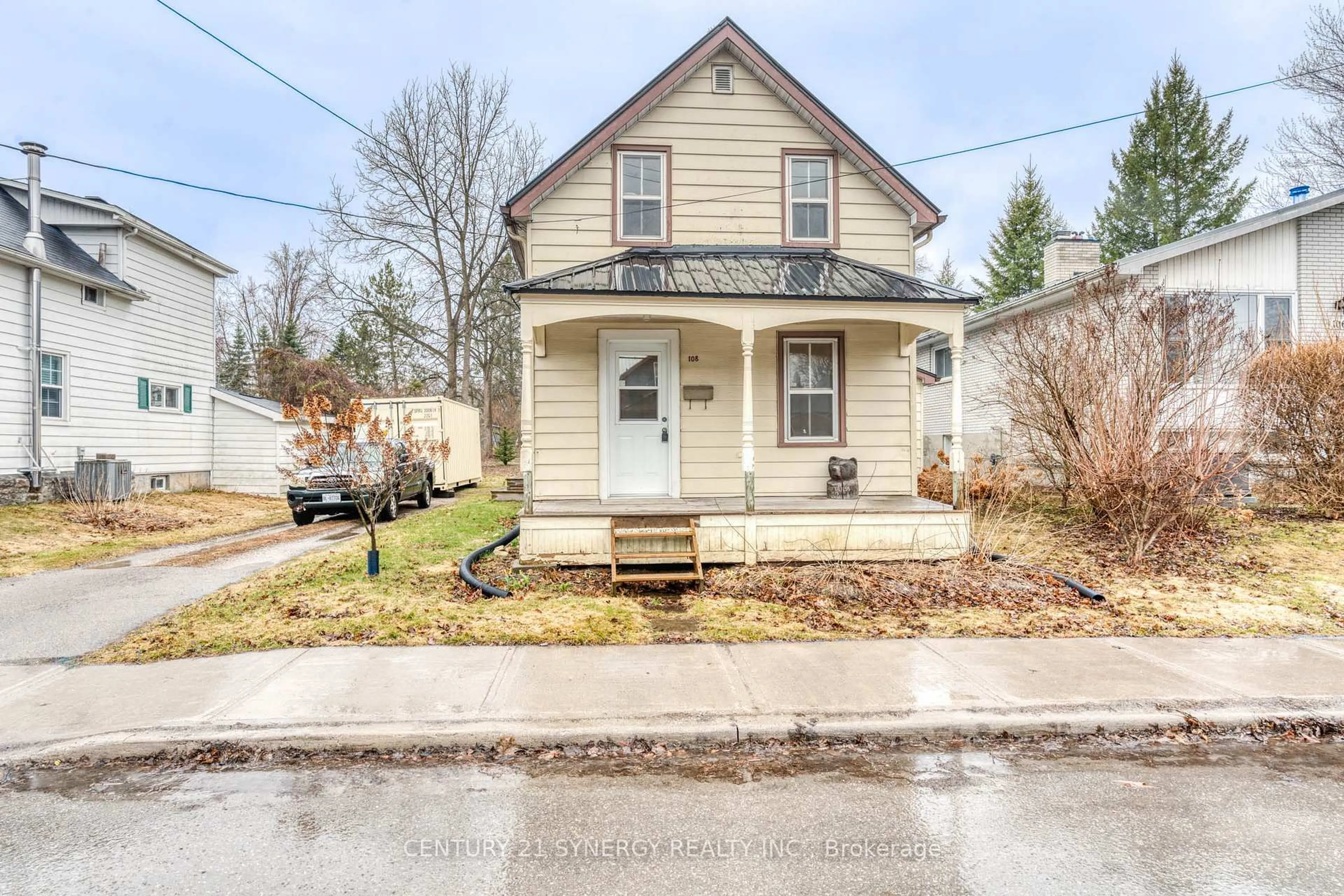 Home with vinyl exterior material, street for 108 Beckwith St, Perth Ontario K7H 1C7