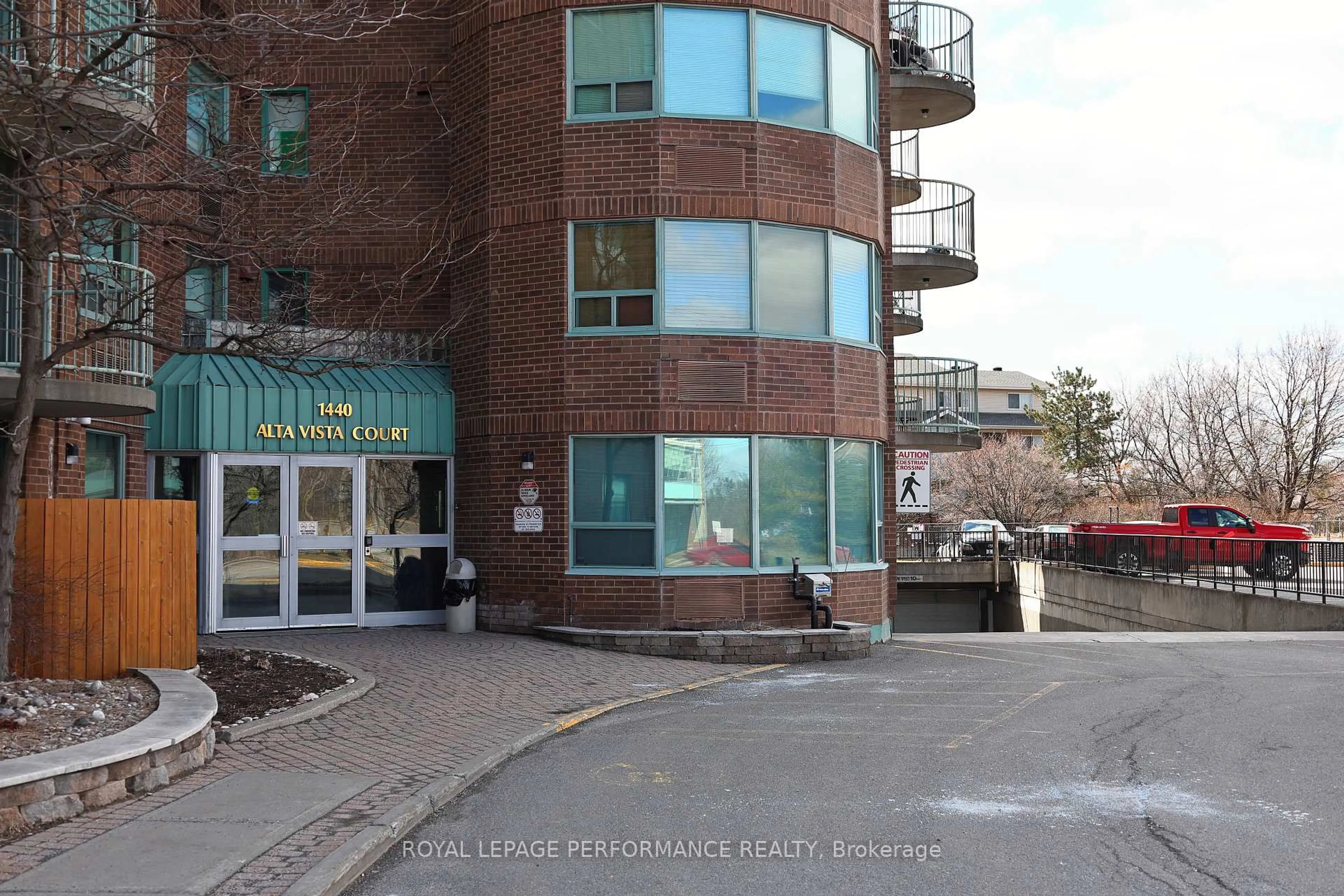 Unknown for 1440 HERON Rd #402, Ottawa Ontario K1V 0X2