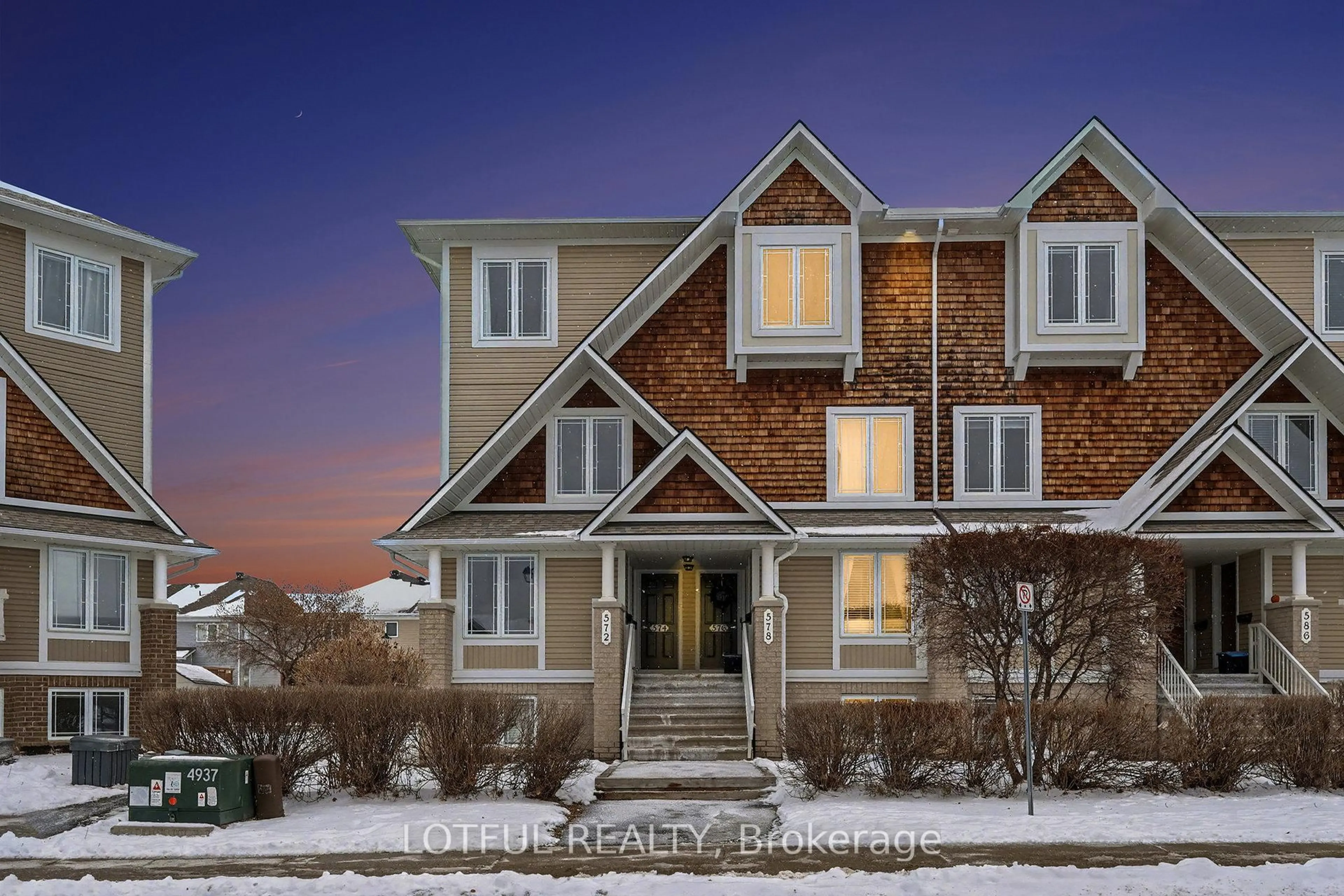 Home with brick exterior material, street for 576 Lakeridge Dr, Ottawa Ontario K4A 0H4