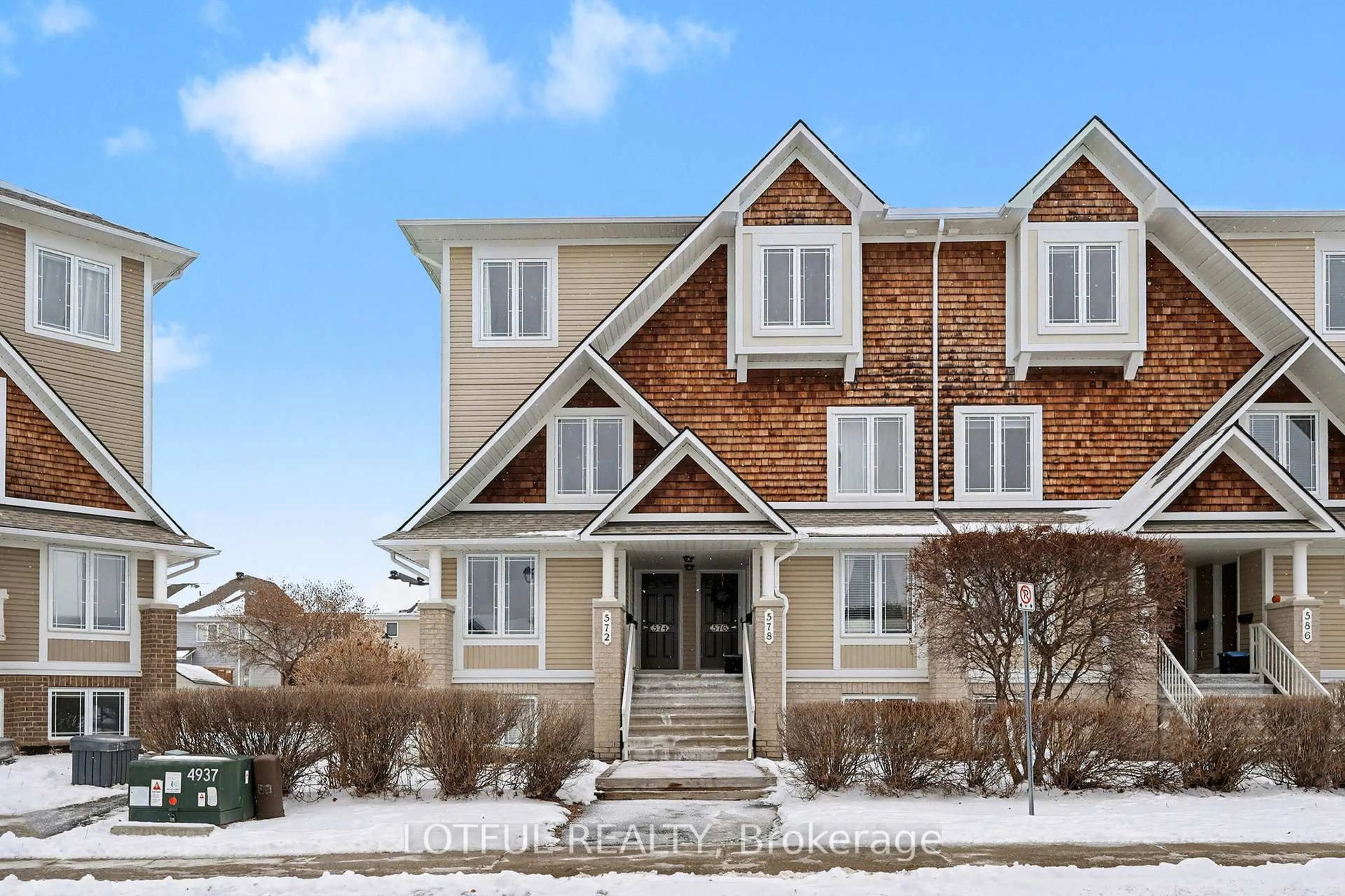 Home with brick exterior material, street for 576 Lakeridge Dr, Ottawa Ontario K4A 0H4