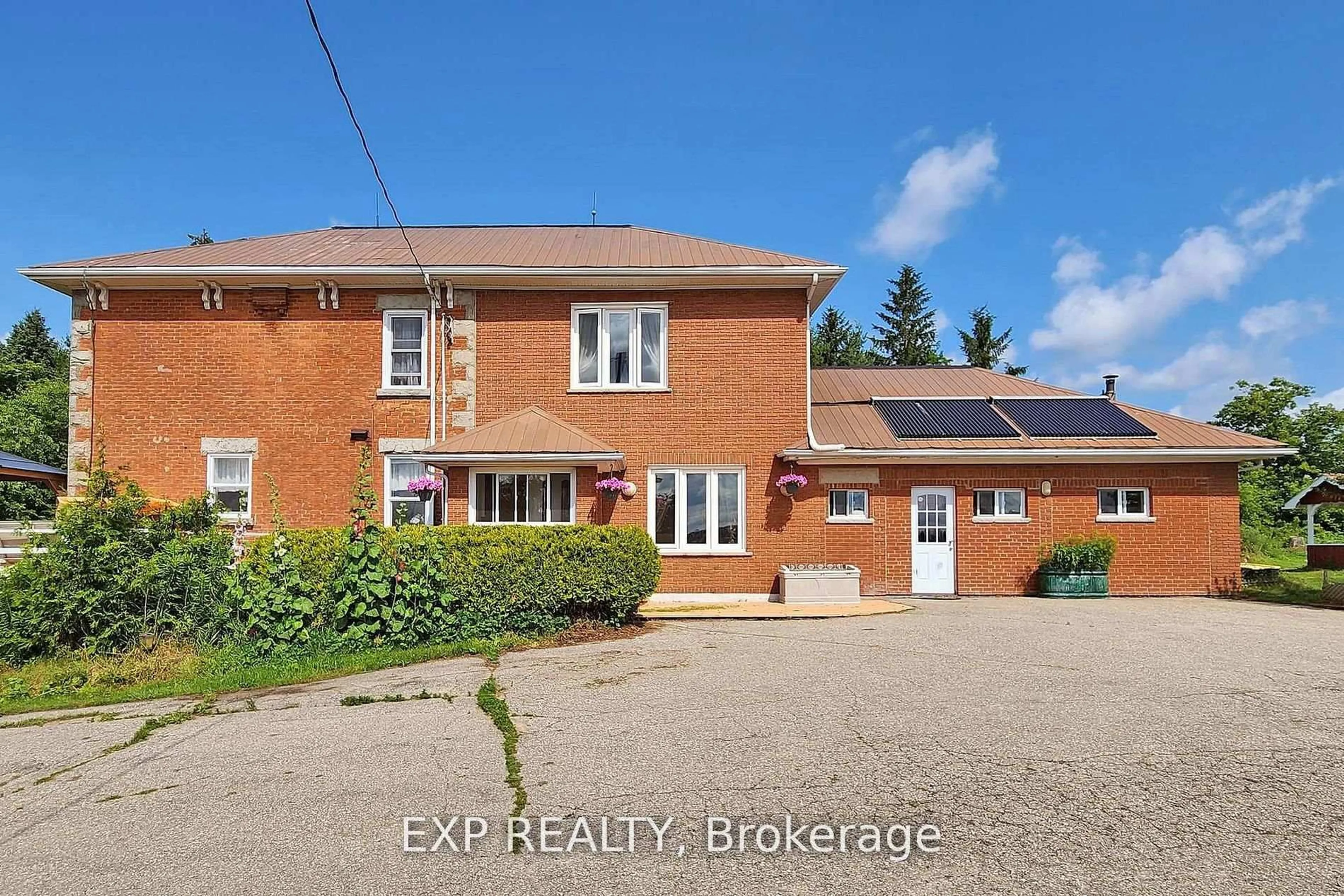 A pic from outside/outdoor area/front of a property/back of a property/a pic from drone, street for 351219 SEVENTEENTH Line, East Garafraxa Ontario L9W 2Y9