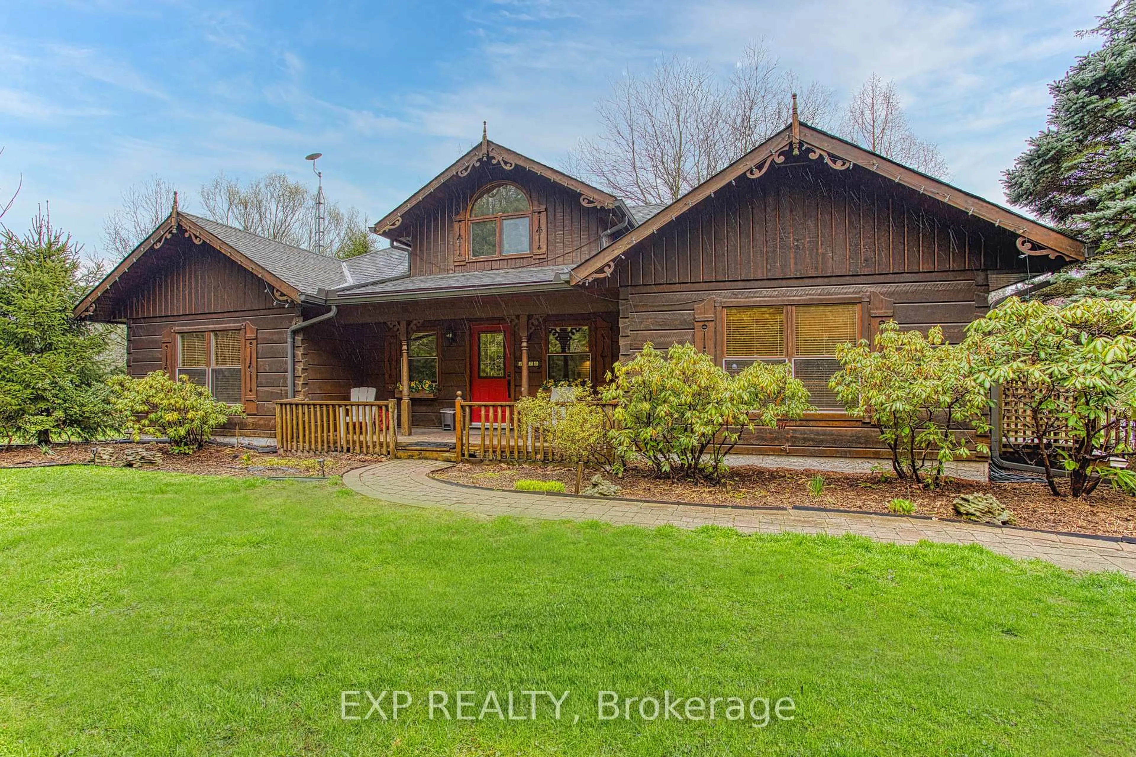 A pic from outside/outdoor area/front of a property/back of a property/a pic from drone, building for 1970 Hollow Rd, Thorold Ontario L2V 5H1