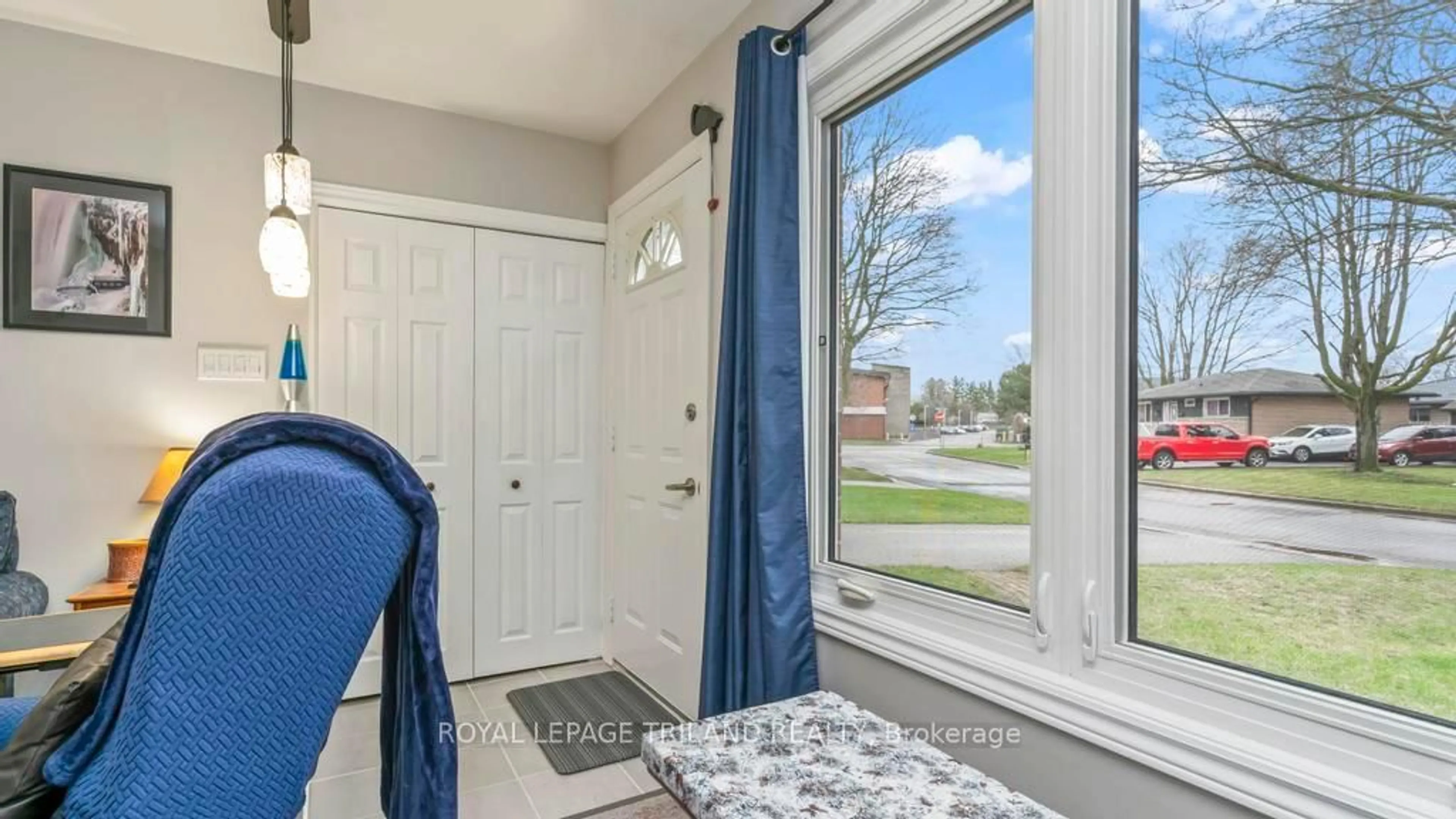 Indoor entryway for 66 Garland Cres, London East Ontario N5V 1N5