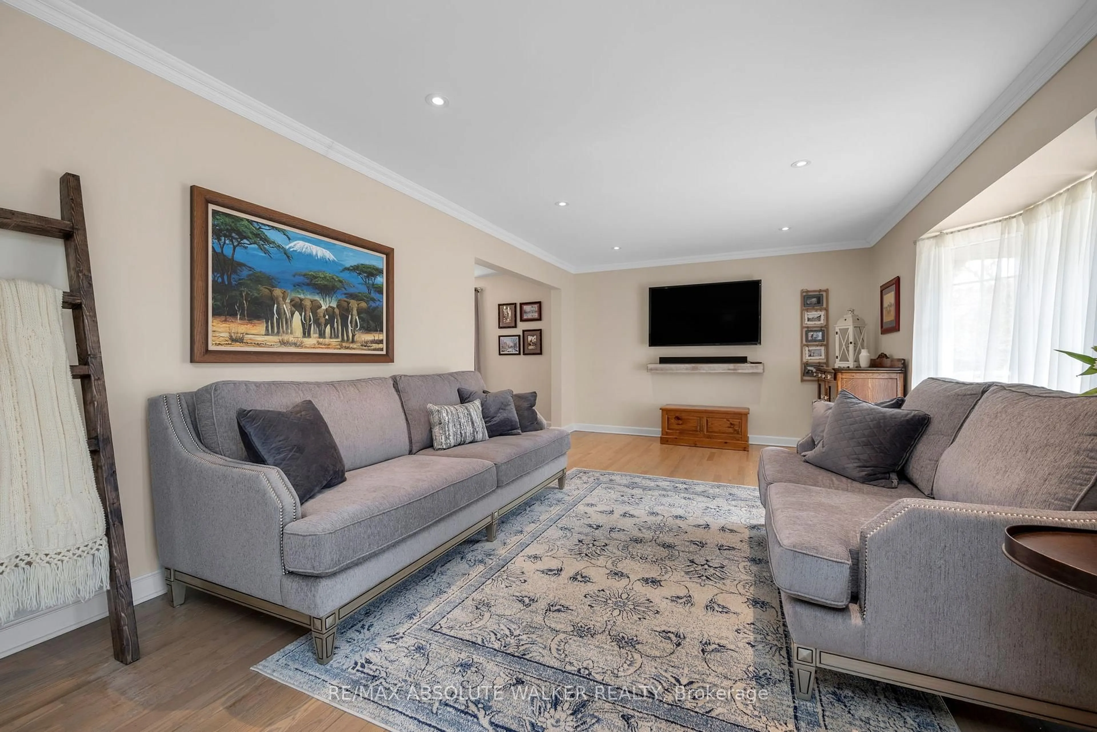 Living room with furniture, unknown for 21 Pattermead Cres, Ottawa Ontario K1V 0A1