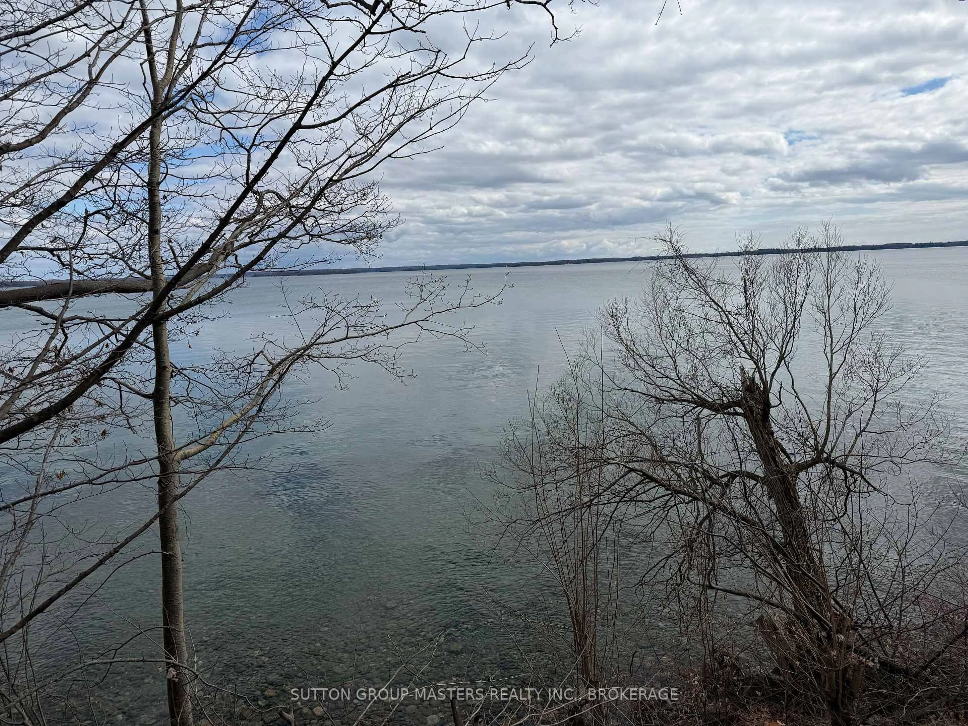 Blurry image for 2422 Howe Island Dr, Gananoque Ontario K7G 2V6